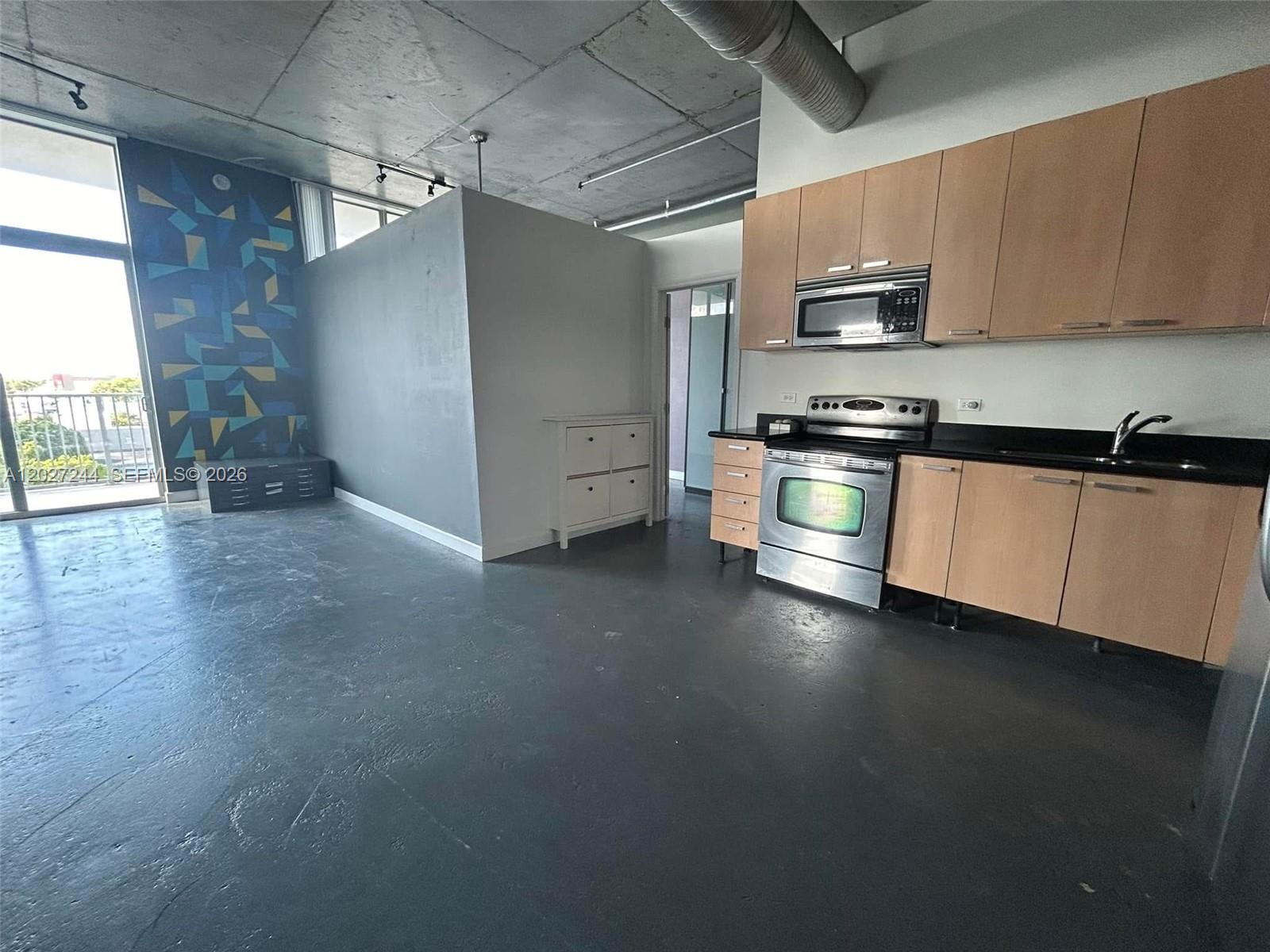 2100 Van Buren St # 506