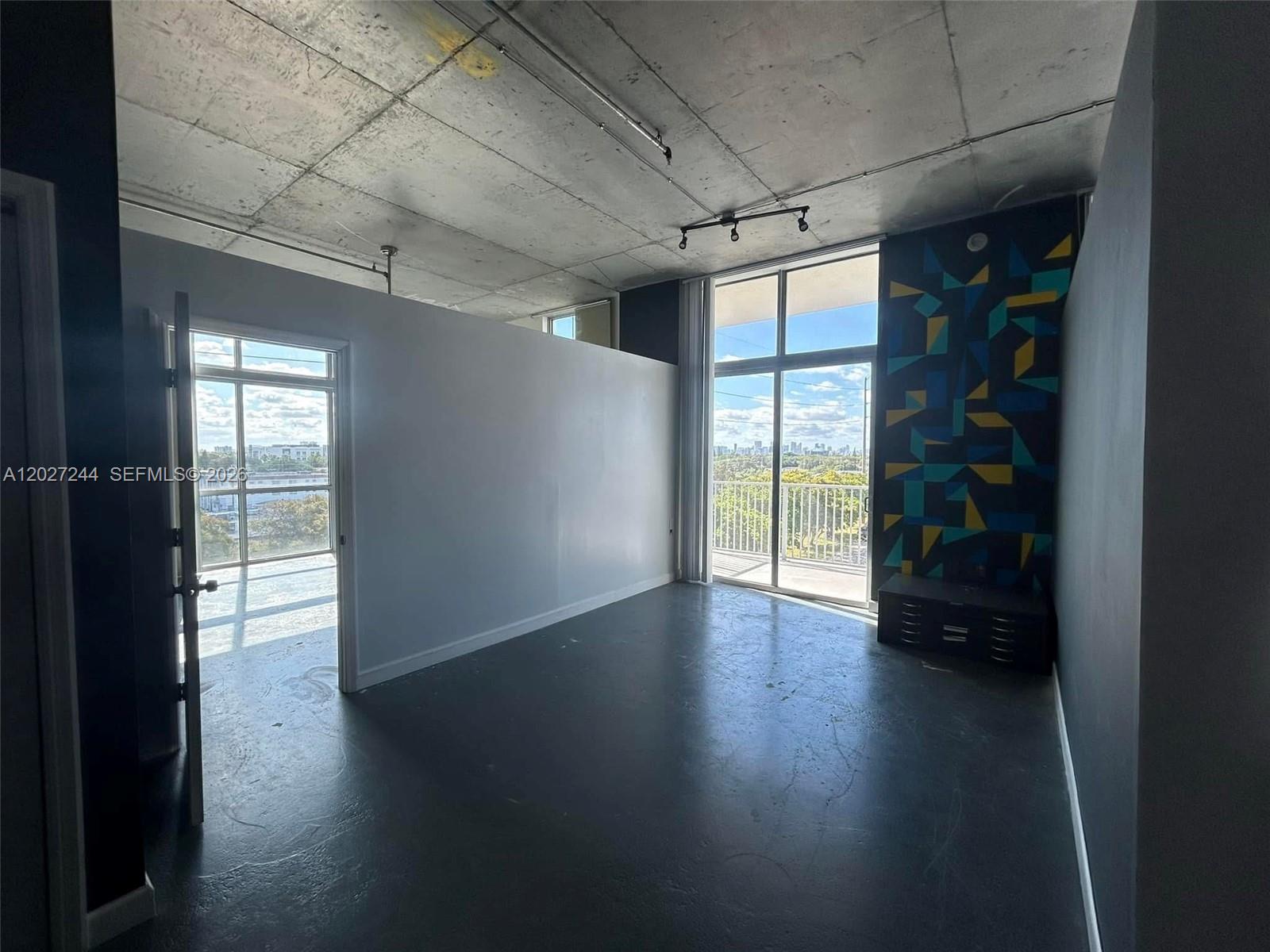 2100 Van Buren St # 506