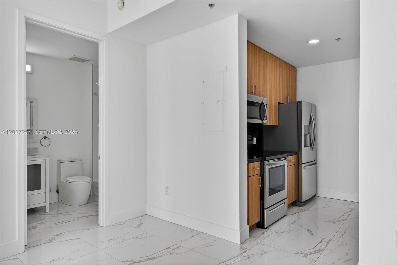 2200 NE 4th Ave # 1003