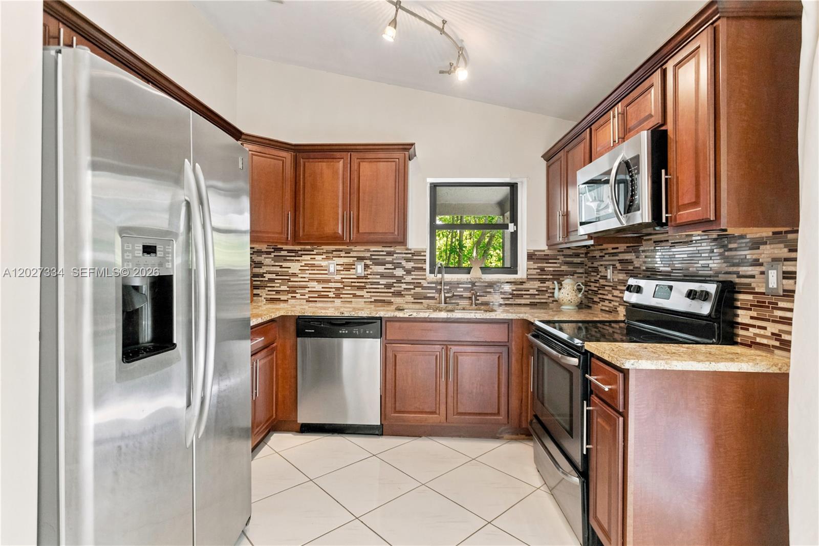 14641 Kirsten Ct
