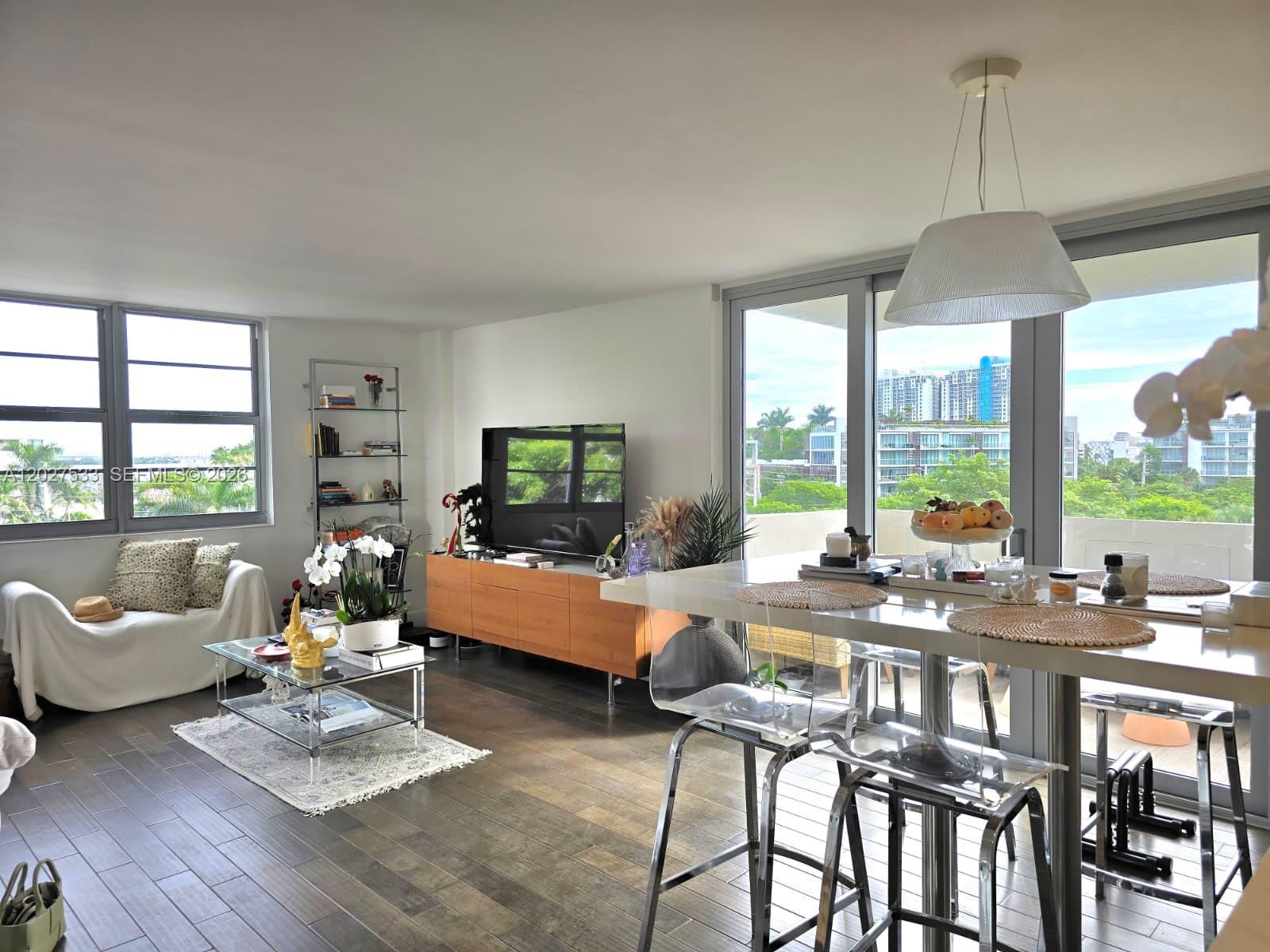 5 Island Ave # 5J