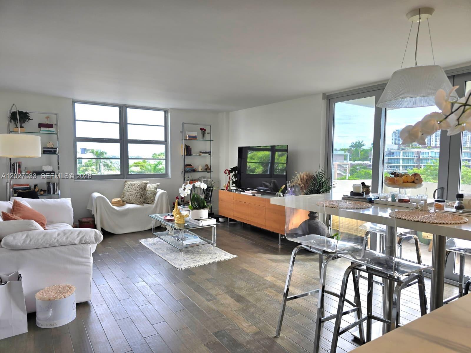 5 Island Ave # 5J