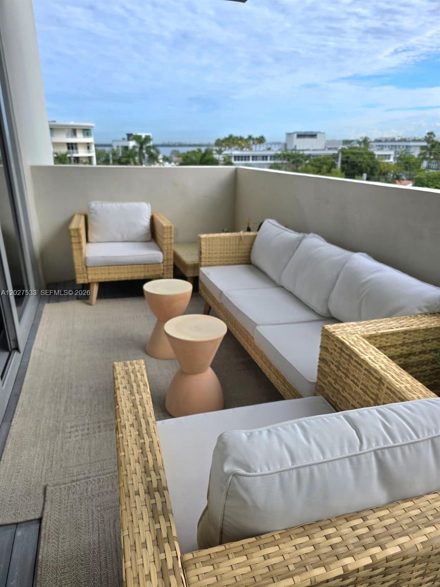 5 Island Ave # 5J