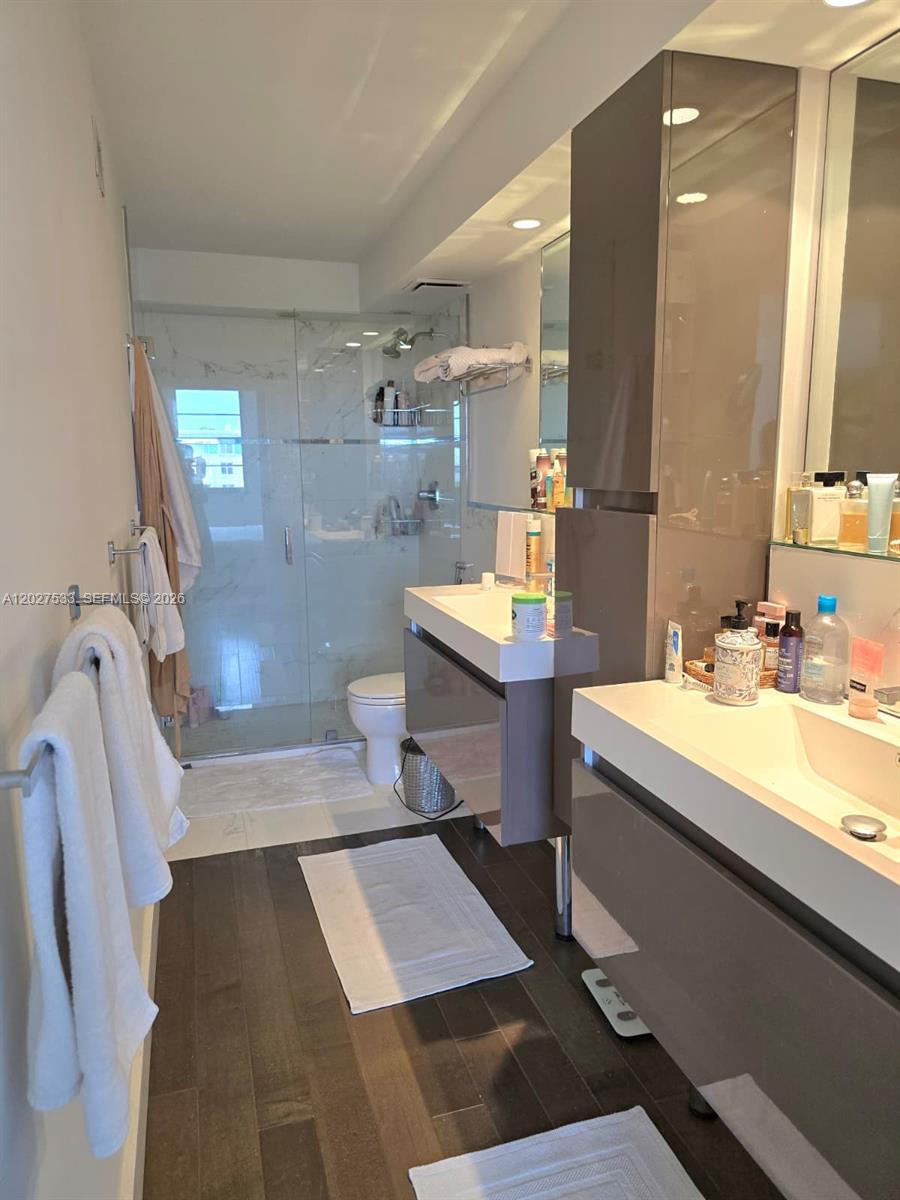 5 Island Ave # 5J