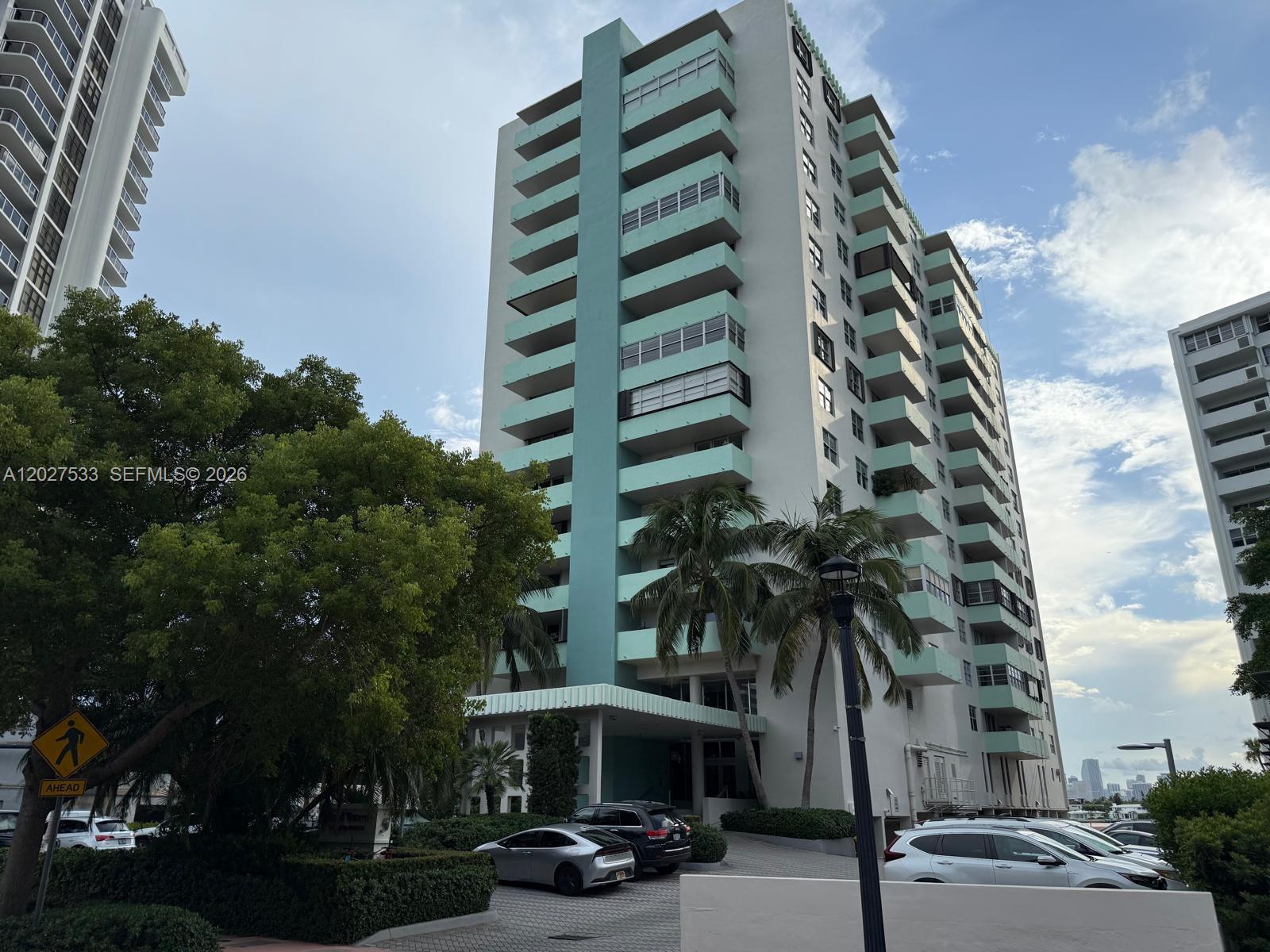 5 Island Ave # 5J
