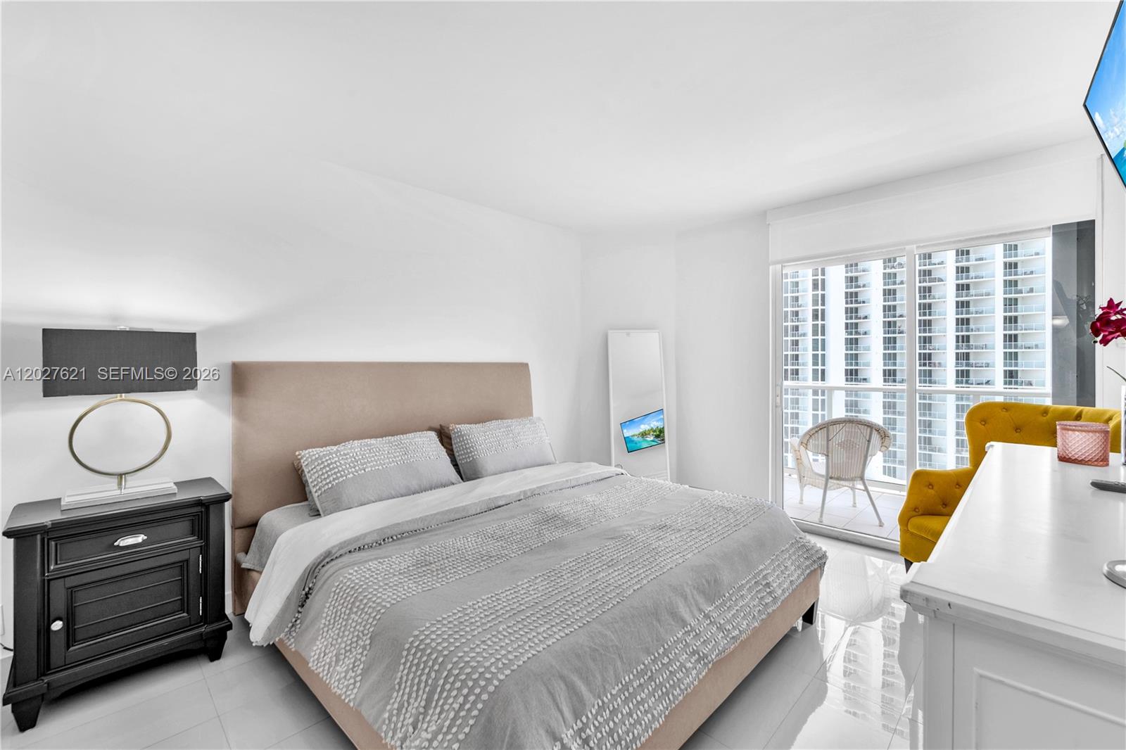16485 Collins Ave # 1836