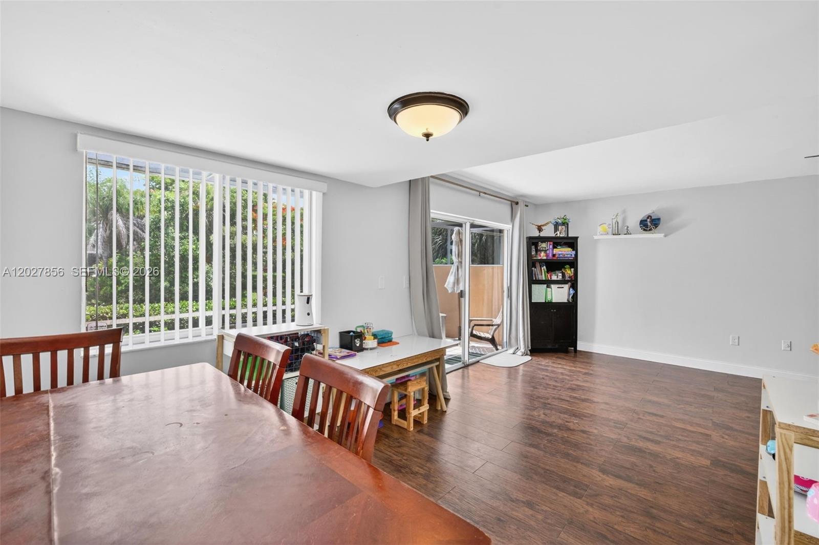 566 N University Dr