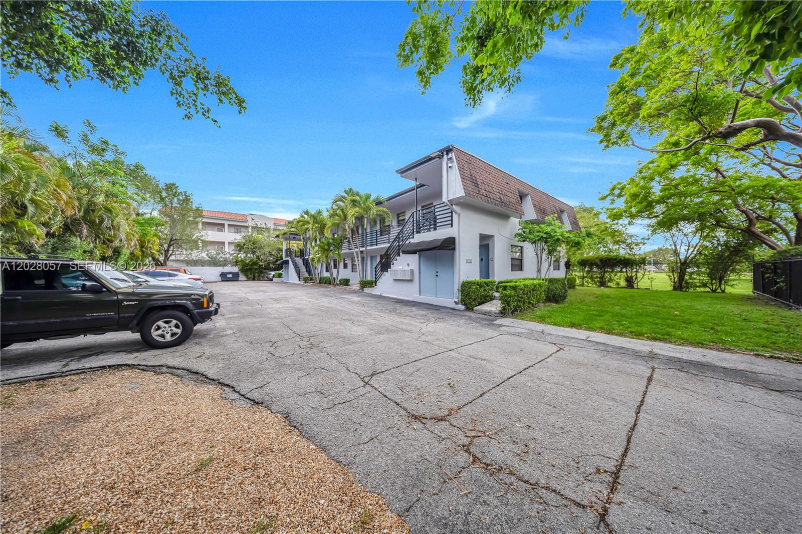 9751 Wayne Ave # 6