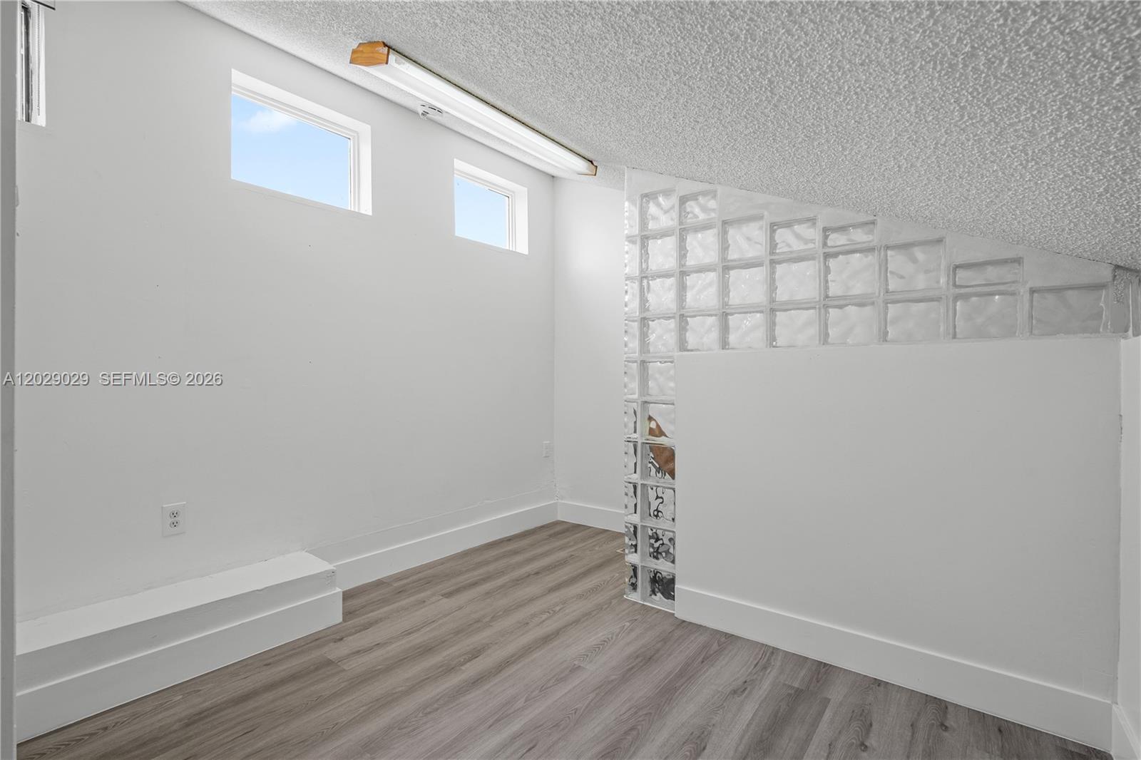 12035 SW 18th St # 48 Unit: 9-48