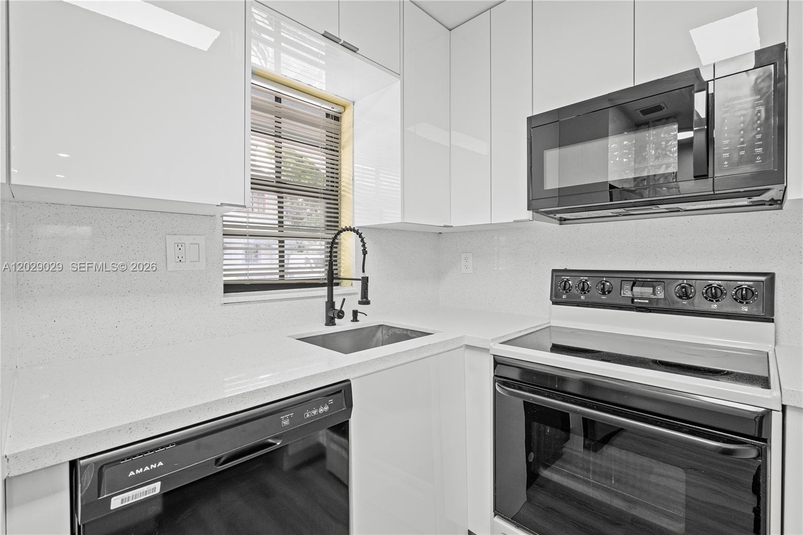 12035 SW 18th St # 48 Unit: 9-48