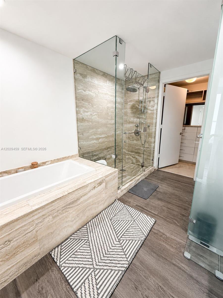 2900 NE 7th Ave # 707