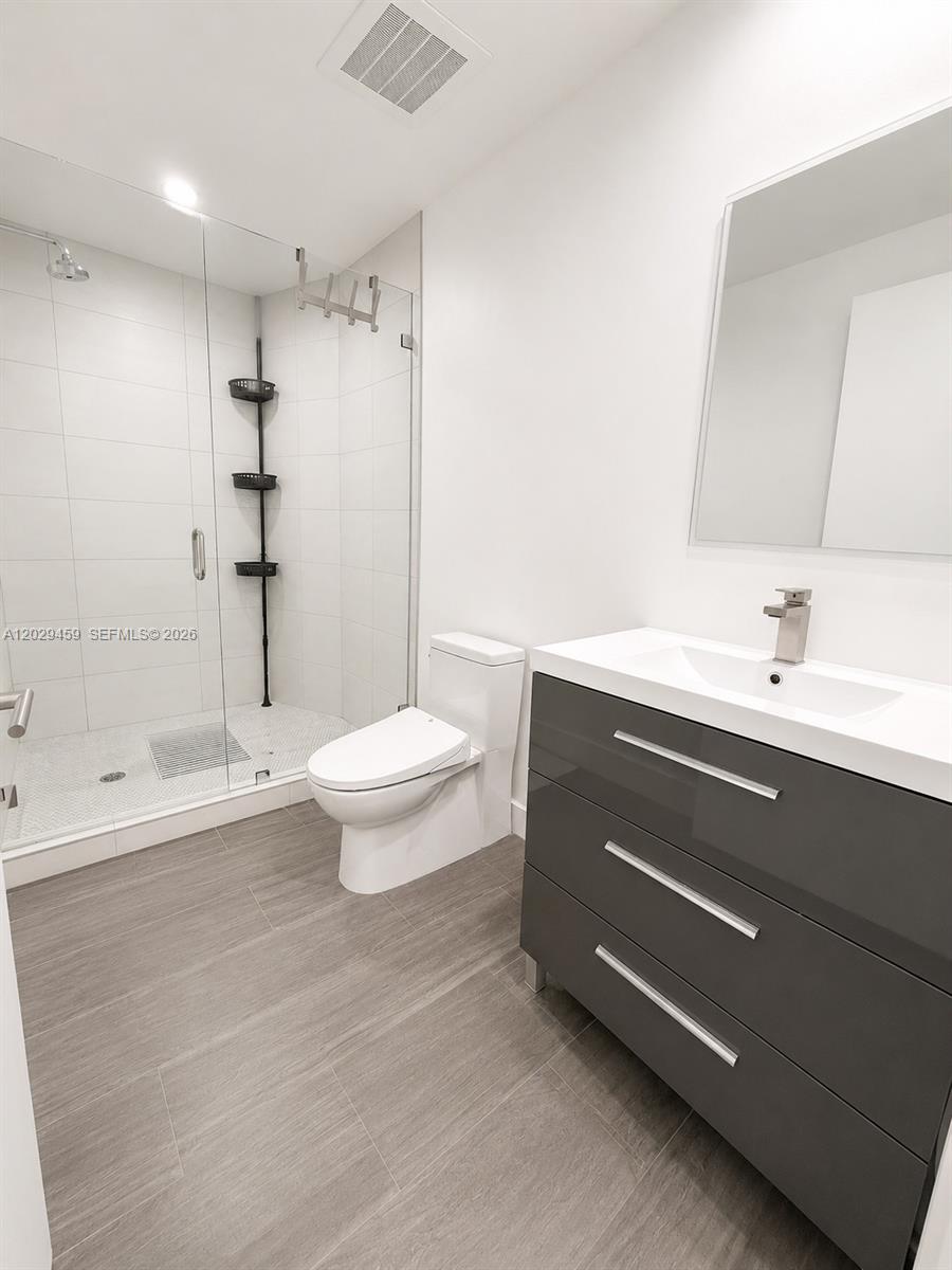 2900 NE 7th Ave # 707