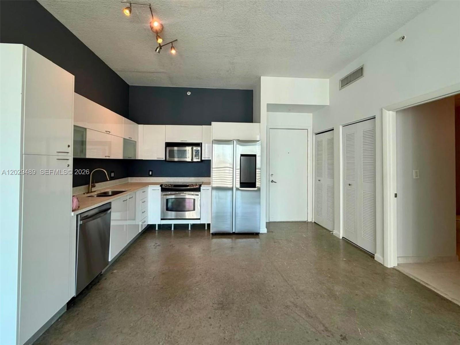 133 NE 2nd Ave # 1905