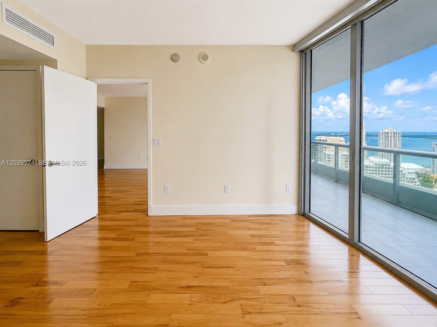 475 Brickell Ave # 2909