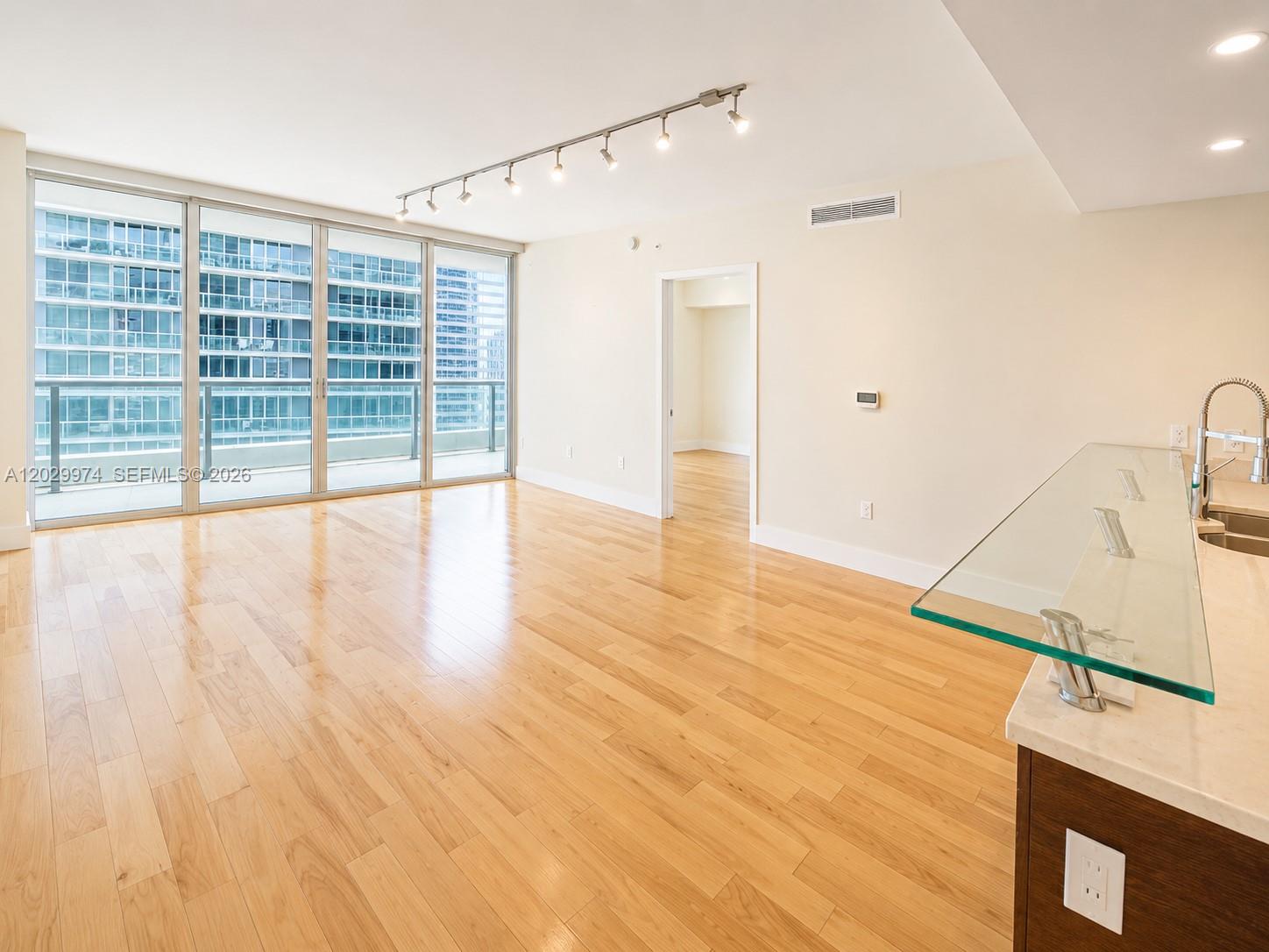 475 Brickell Ave # 2909