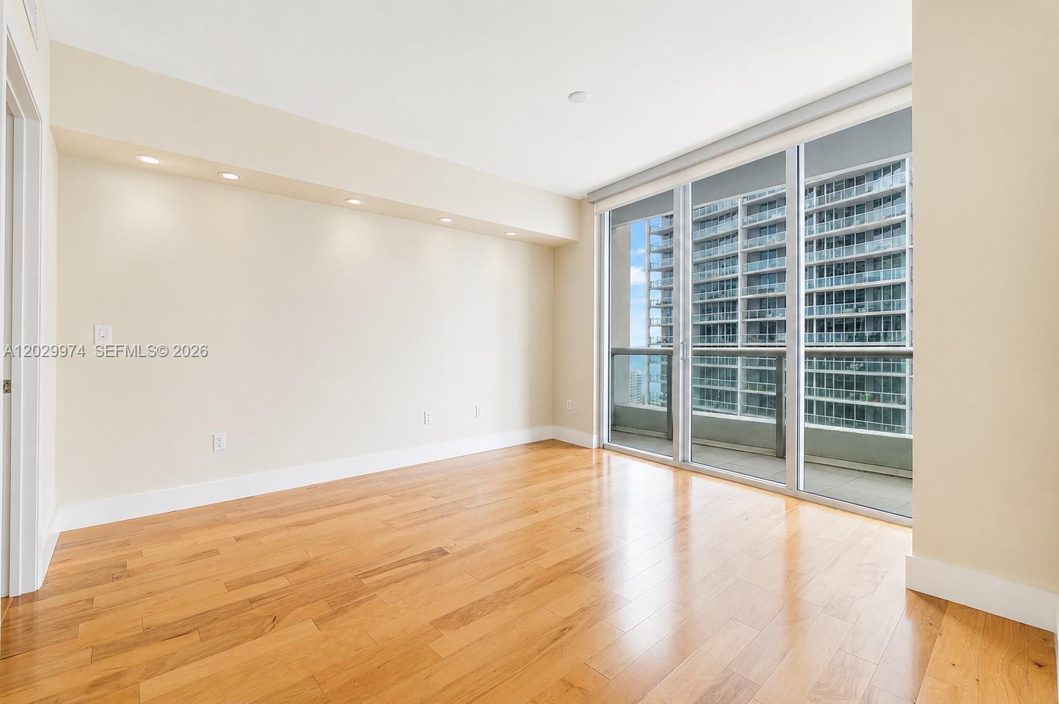 475 Brickell Ave # 2909