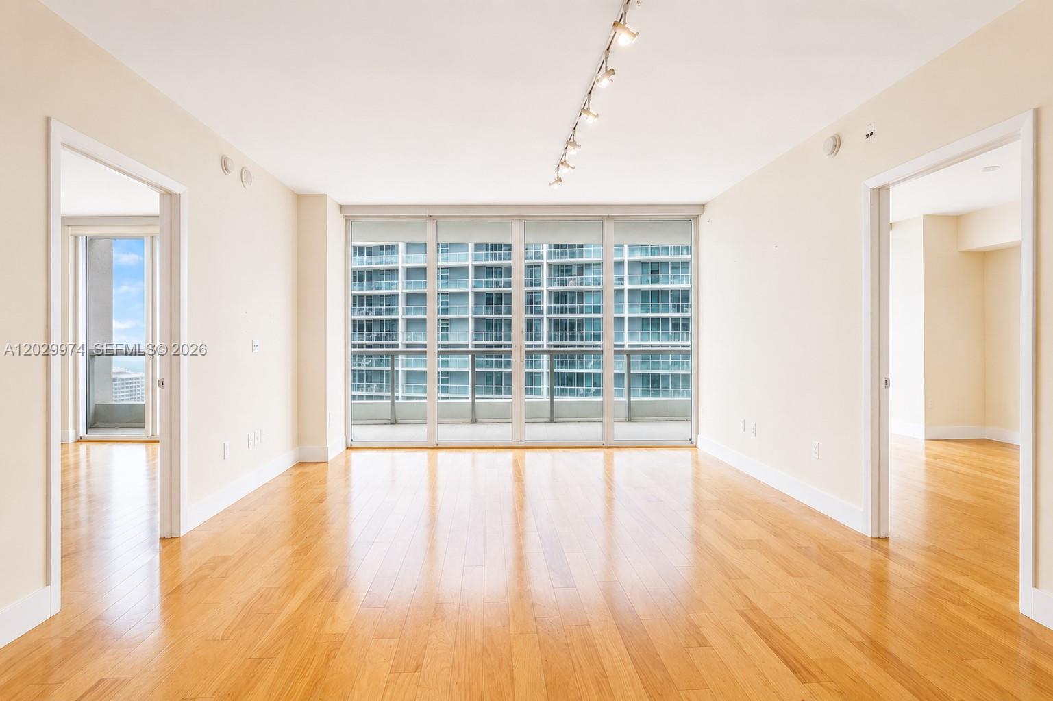 475 Brickell Ave # 2909