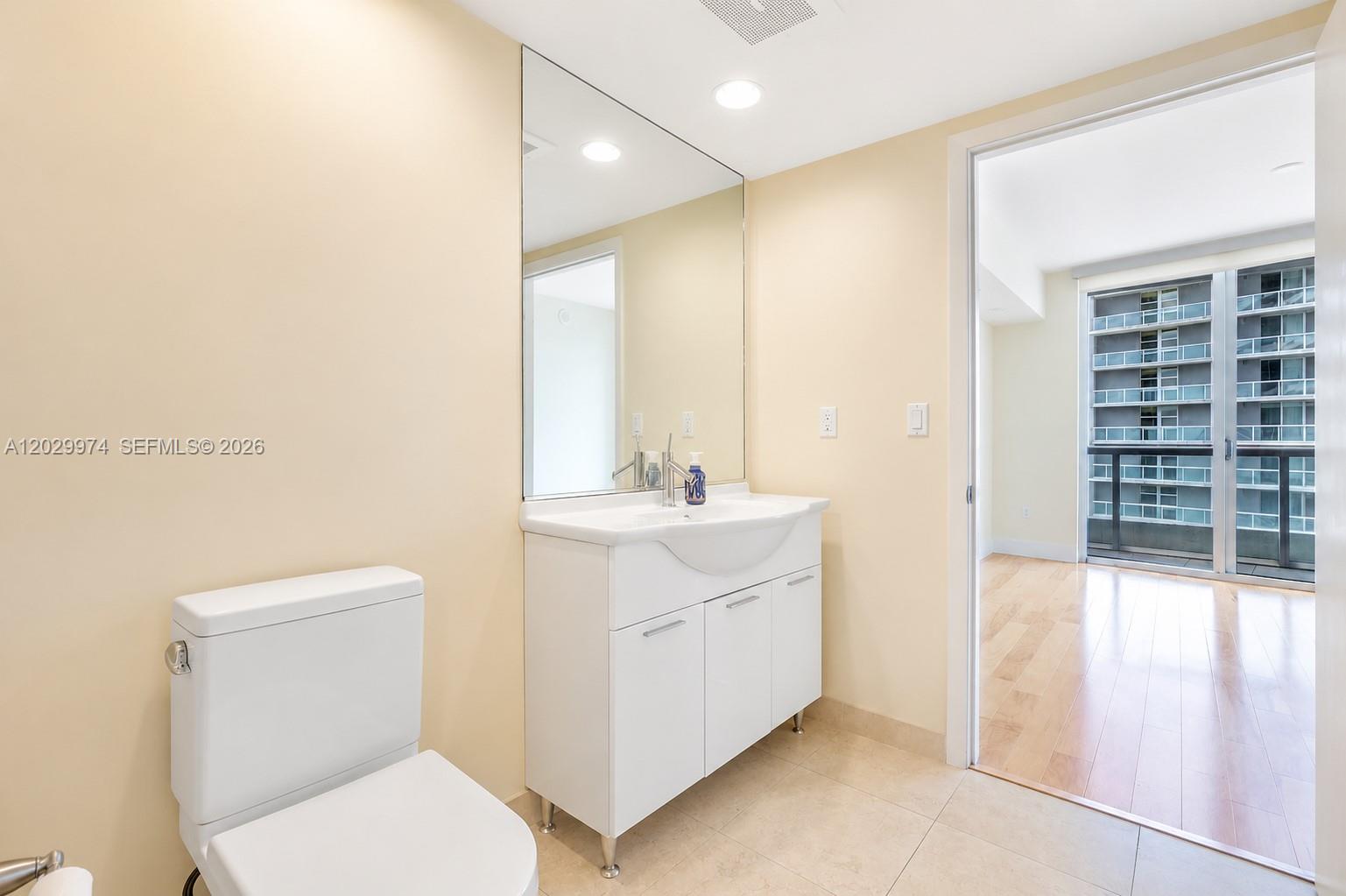 475 Brickell Ave # 2909