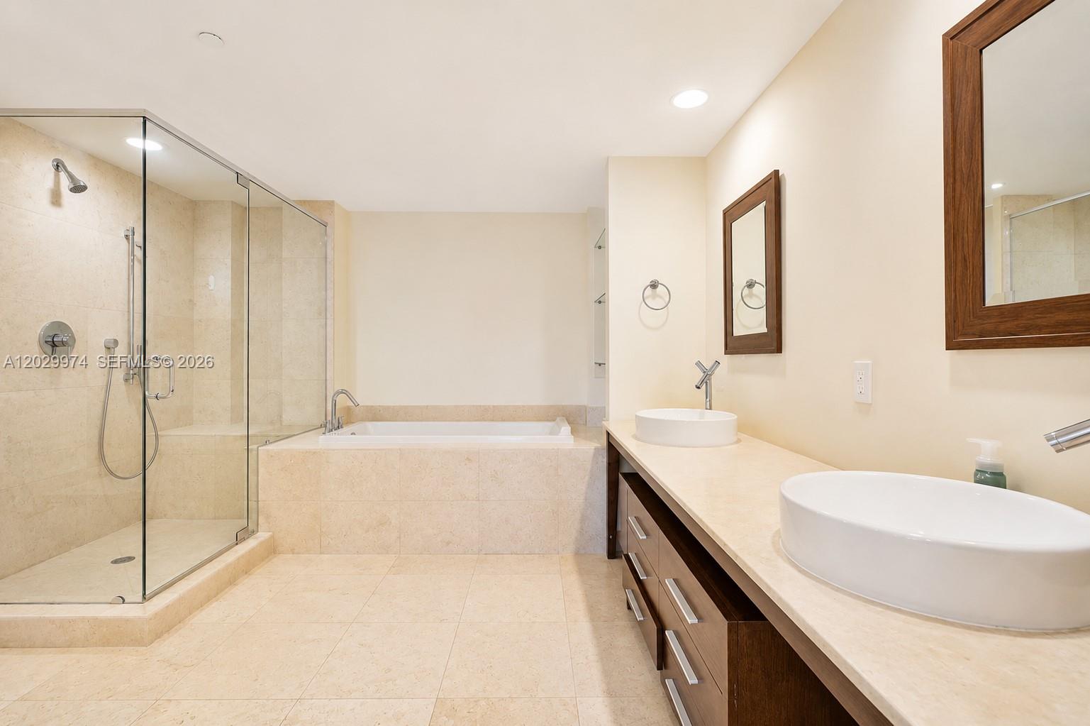475 Brickell Ave # 2909