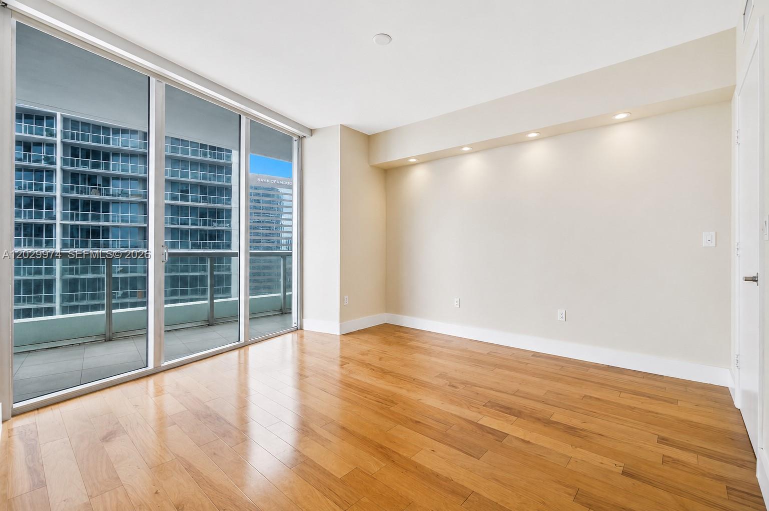 475 Brickell Ave # 2909