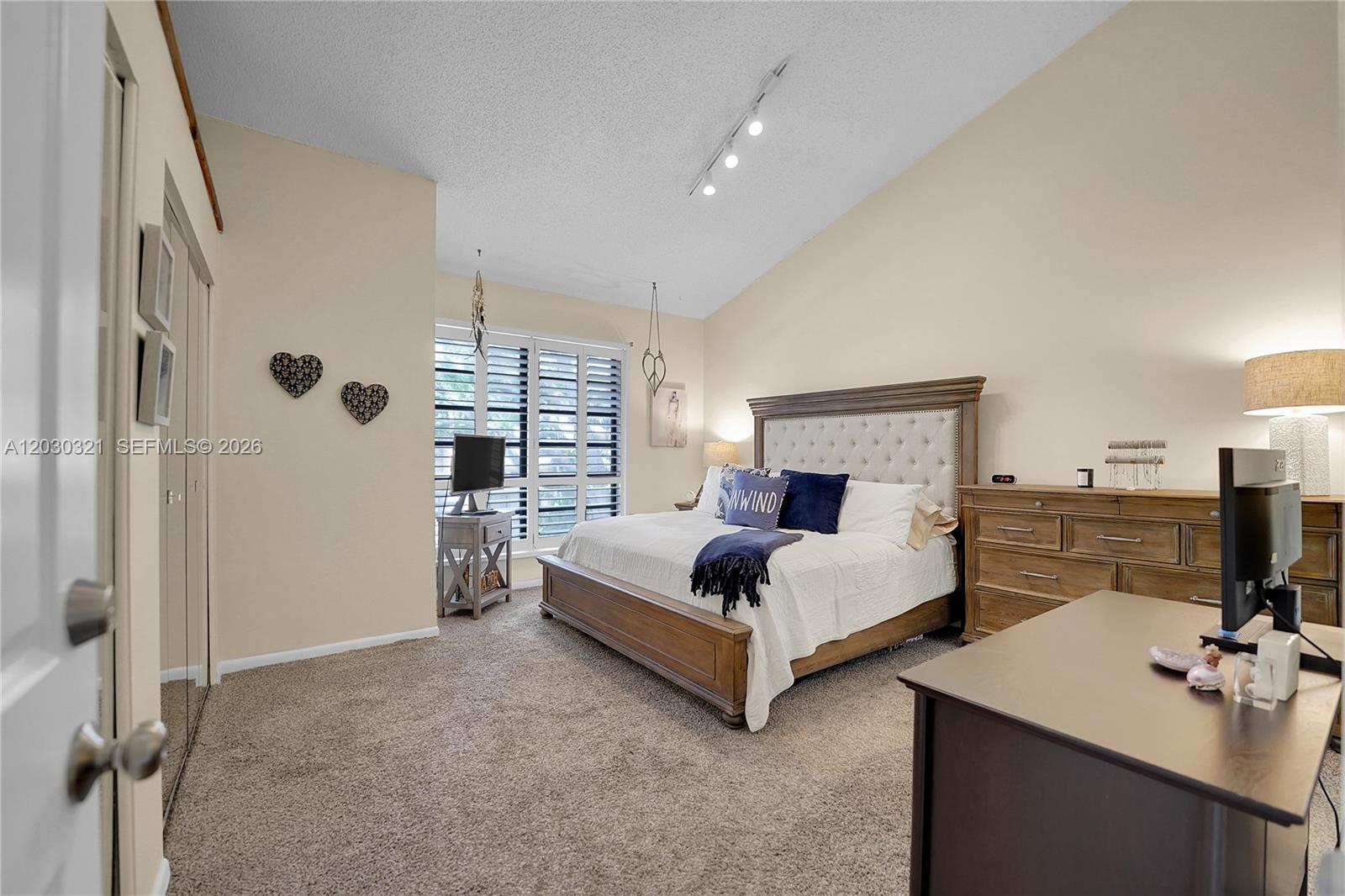1400 NW 9th Ave # 18 Unit: C-18
