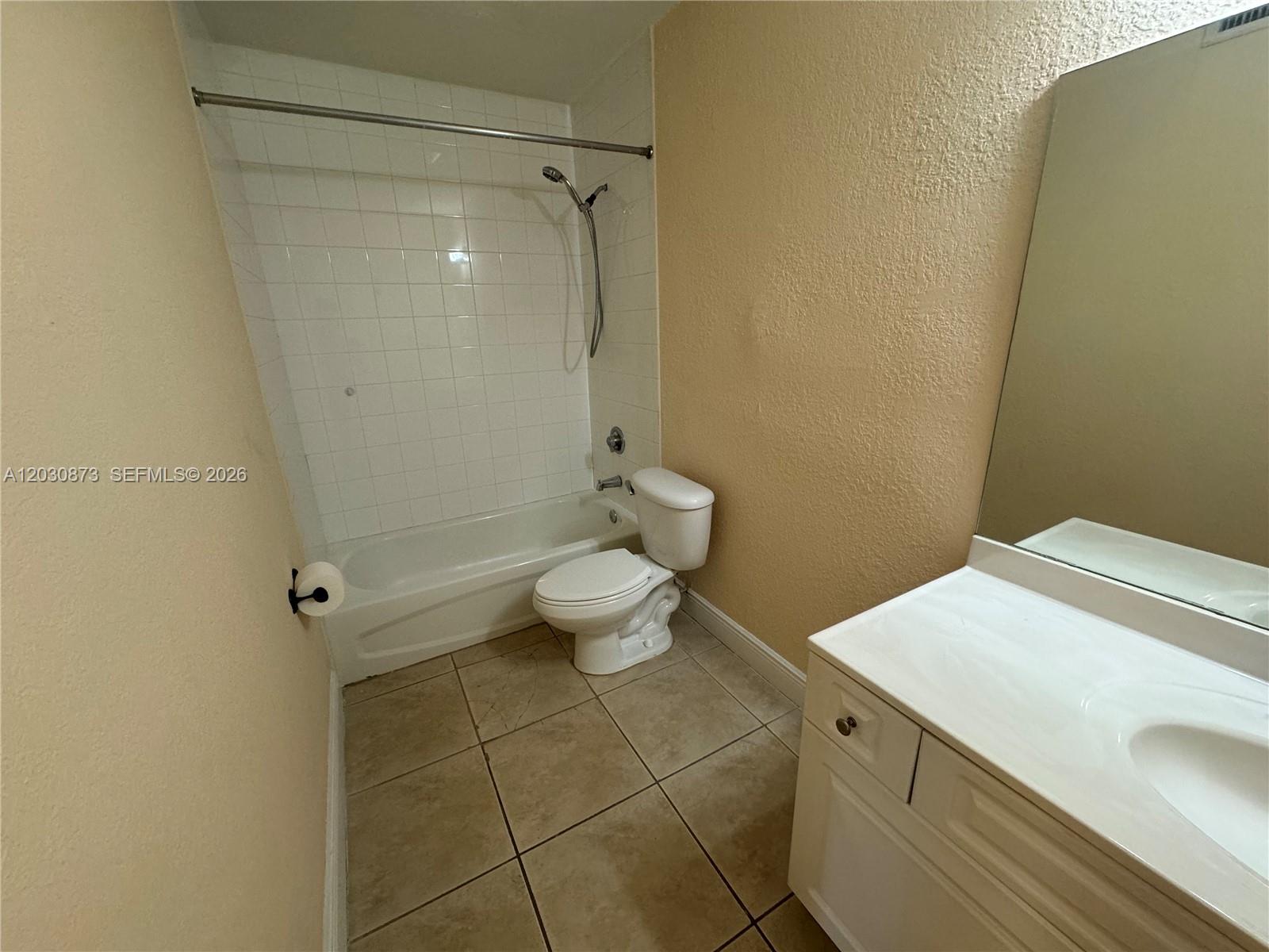 5201 Geneva Way # 308