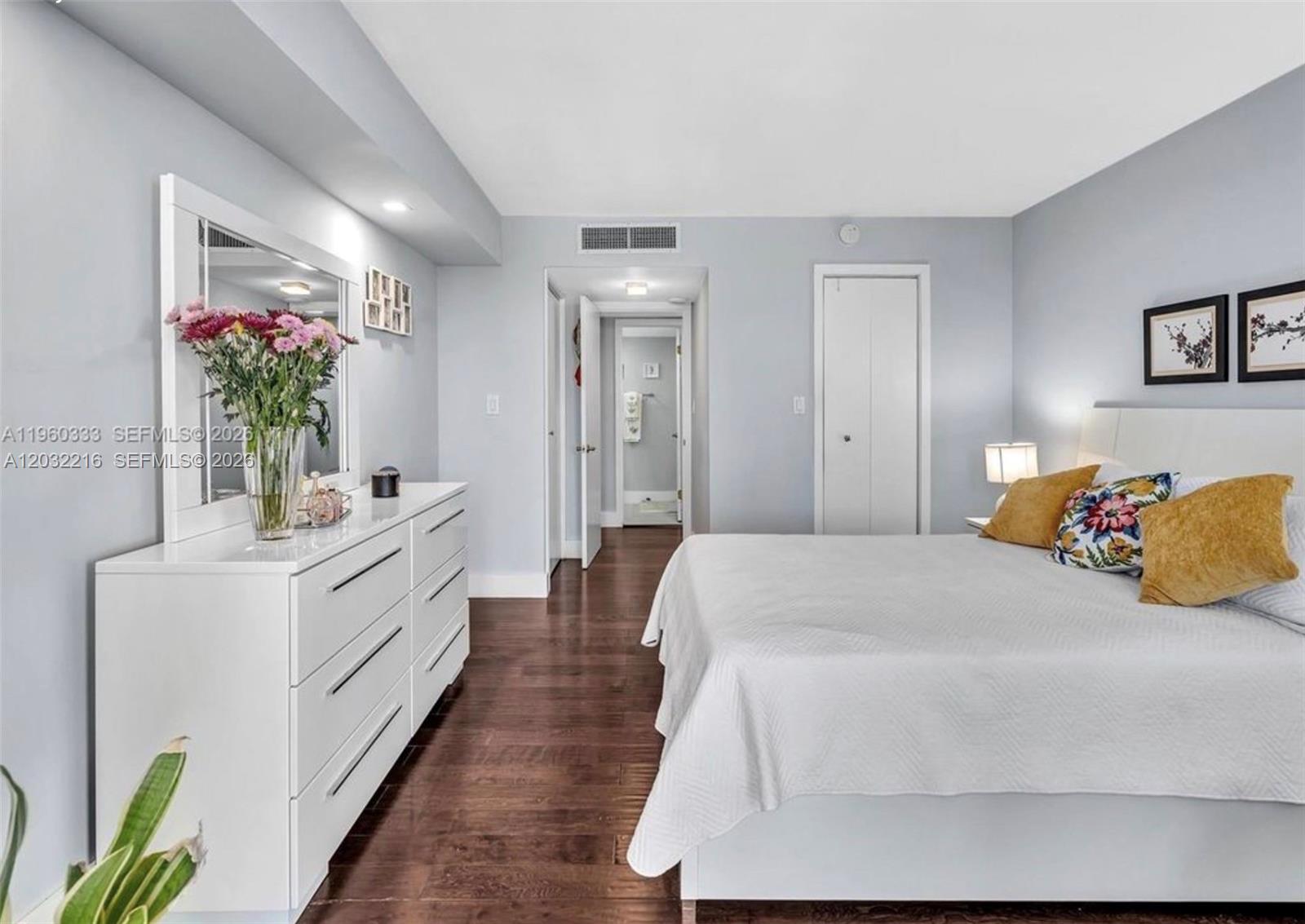 6423 Collins Ave # 409