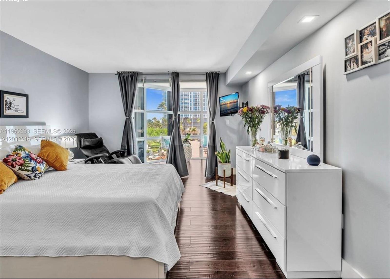 6423 Collins Ave # 409