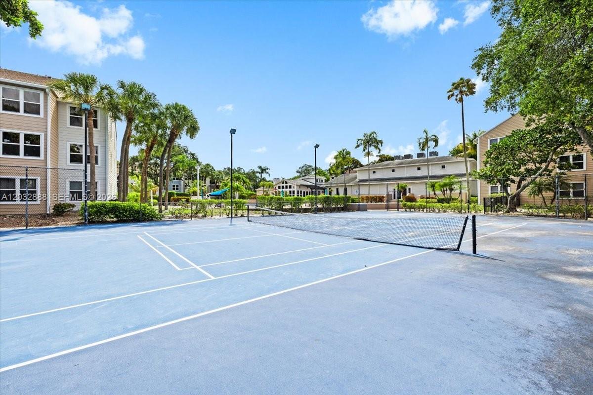 2303 N Congress Ave # 27