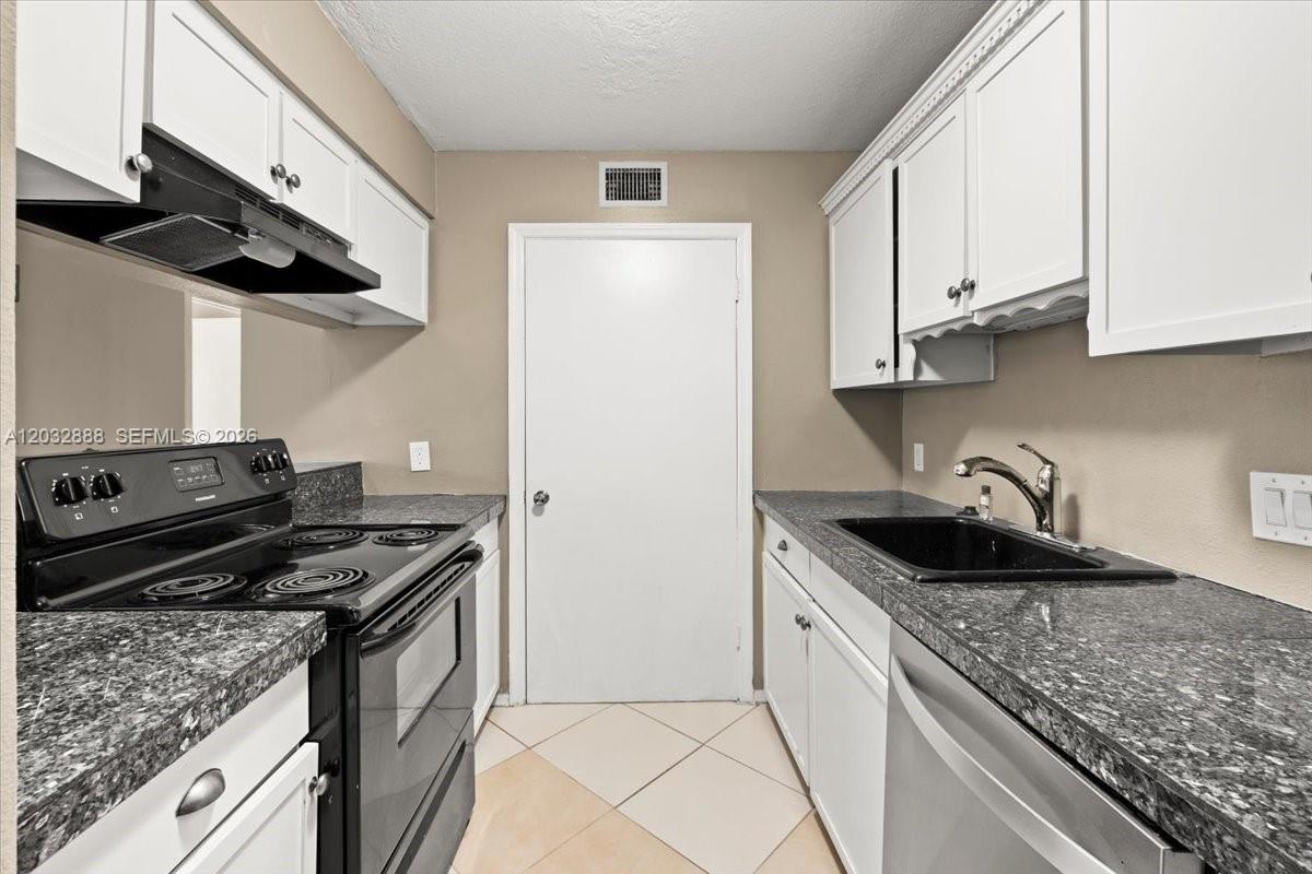 2303 N Congress Ave # 27