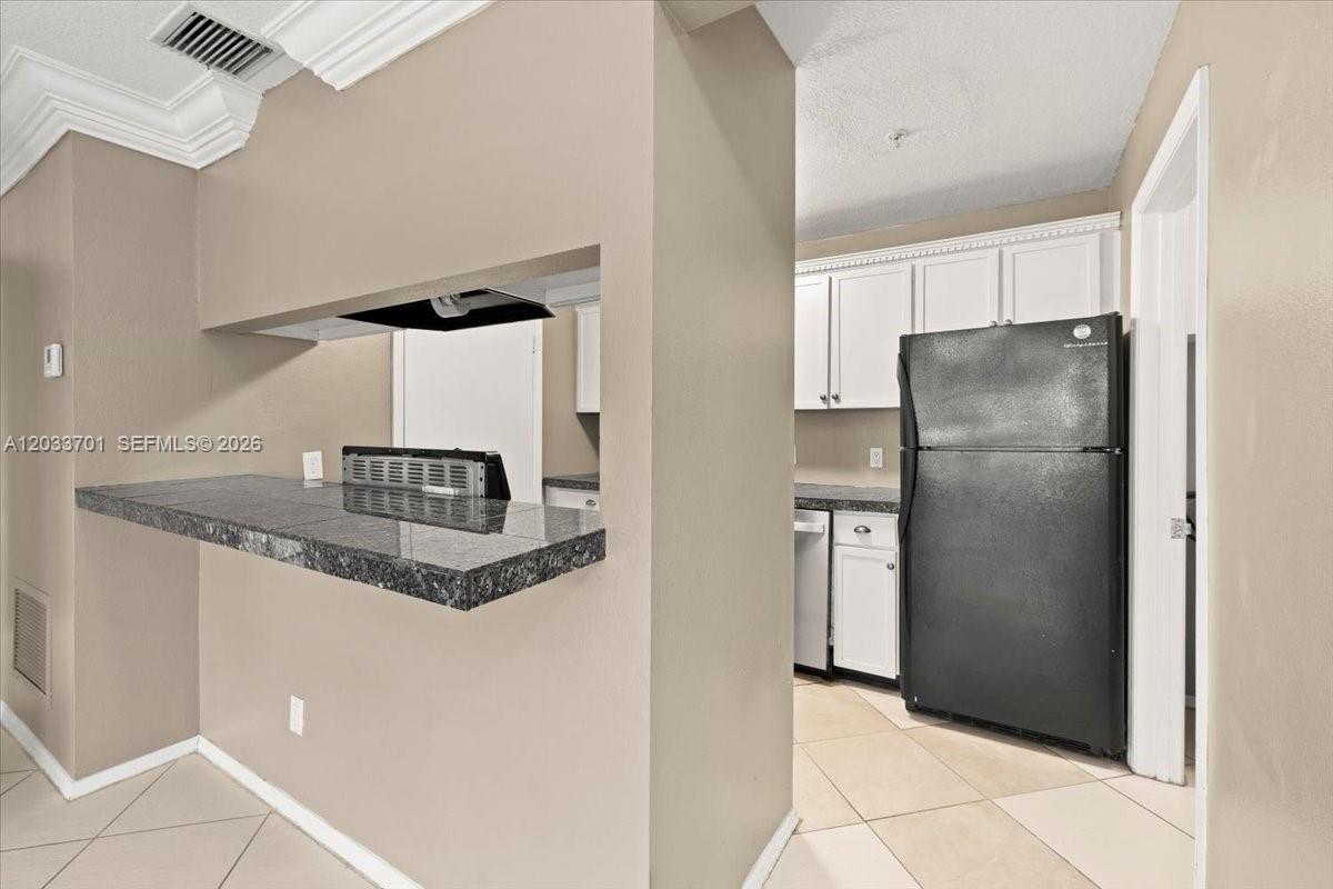 2303 N Congress Ave # 27