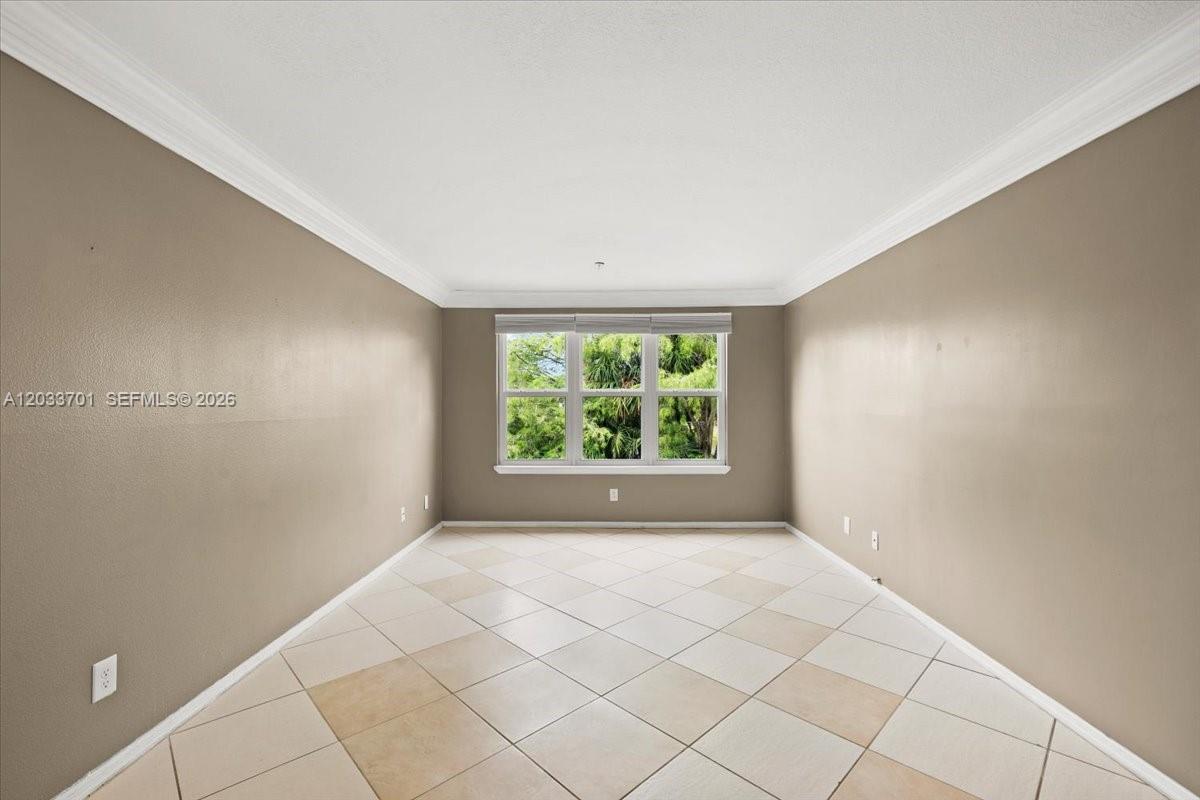 2303 N Congress Ave # 27