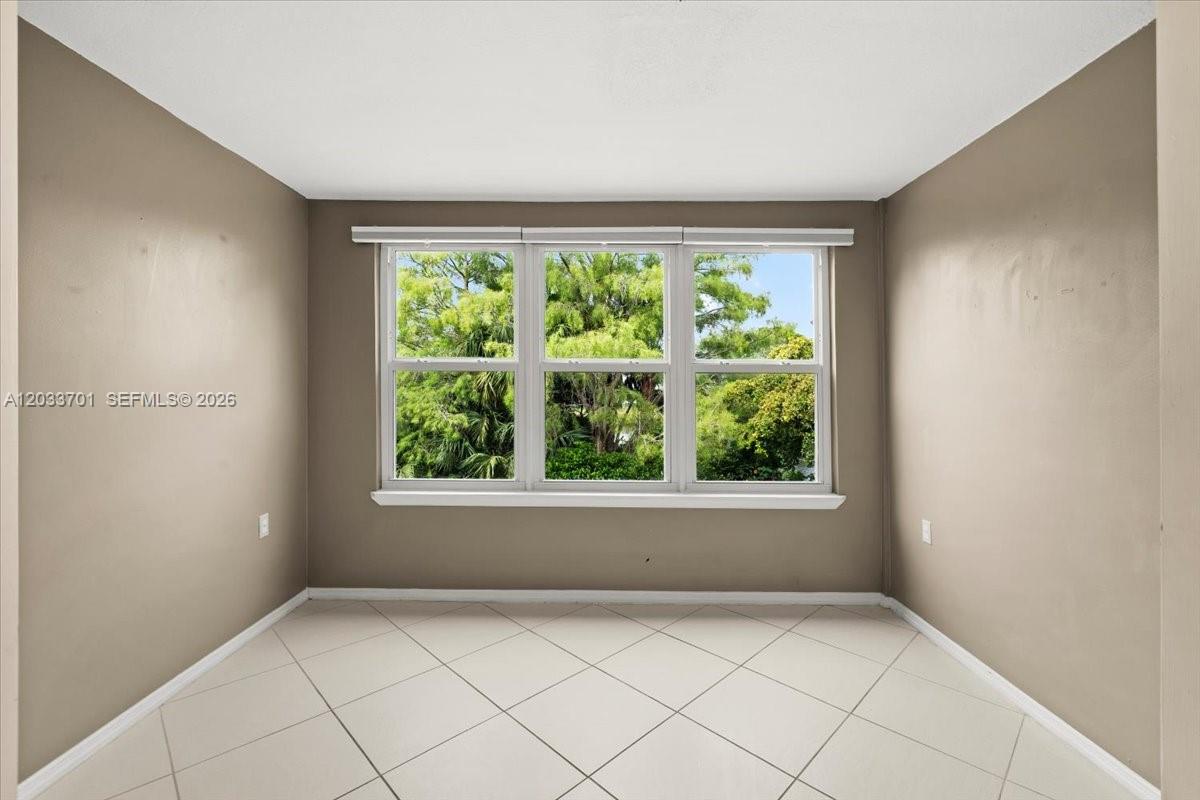 2303 N Congress Ave # 27
