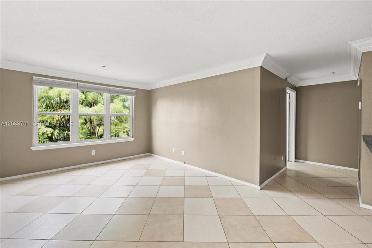 2303 N Congress Ave # 27