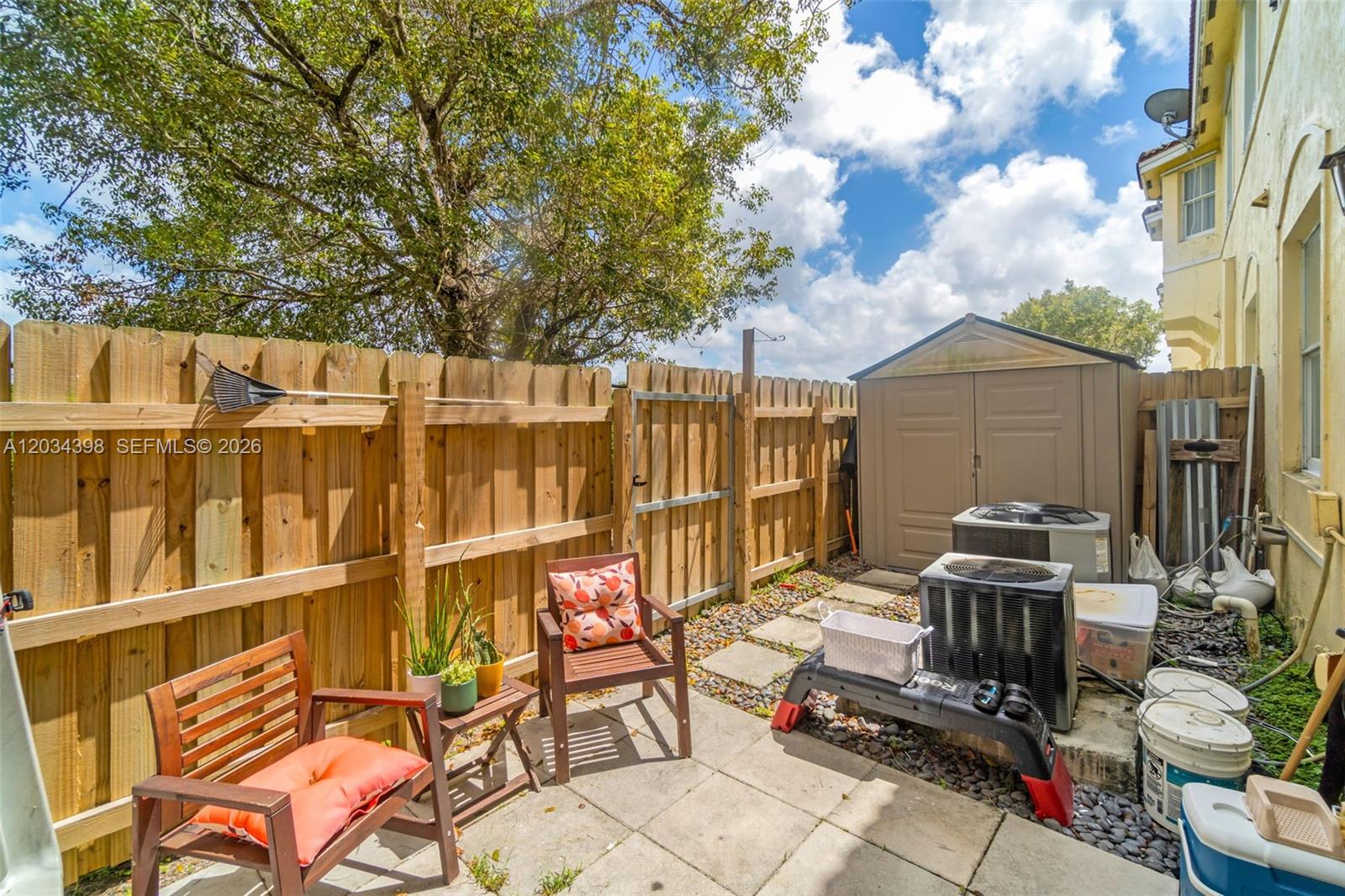 2551 SE 16th Ter # 101