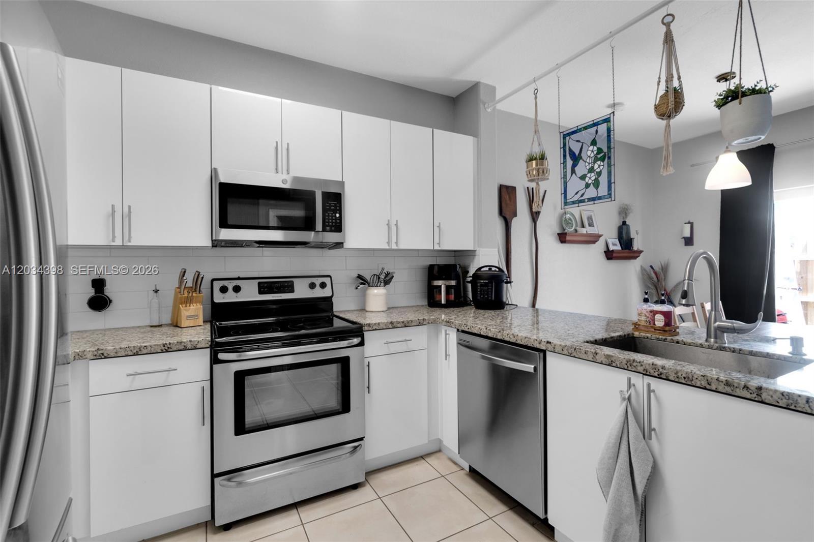 2551 SE 16th Ter # 101