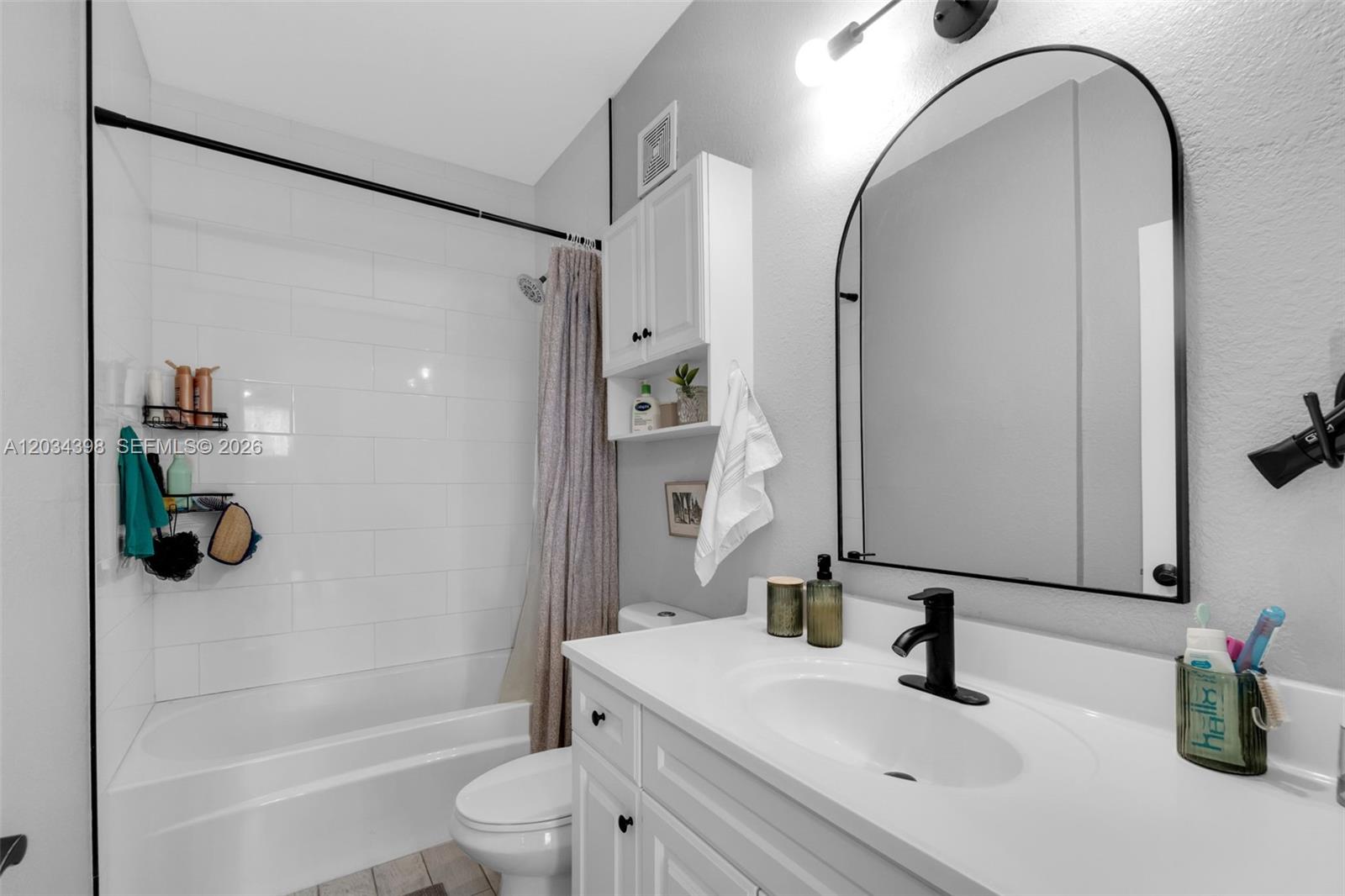 2551 SE 16th Ter # 101