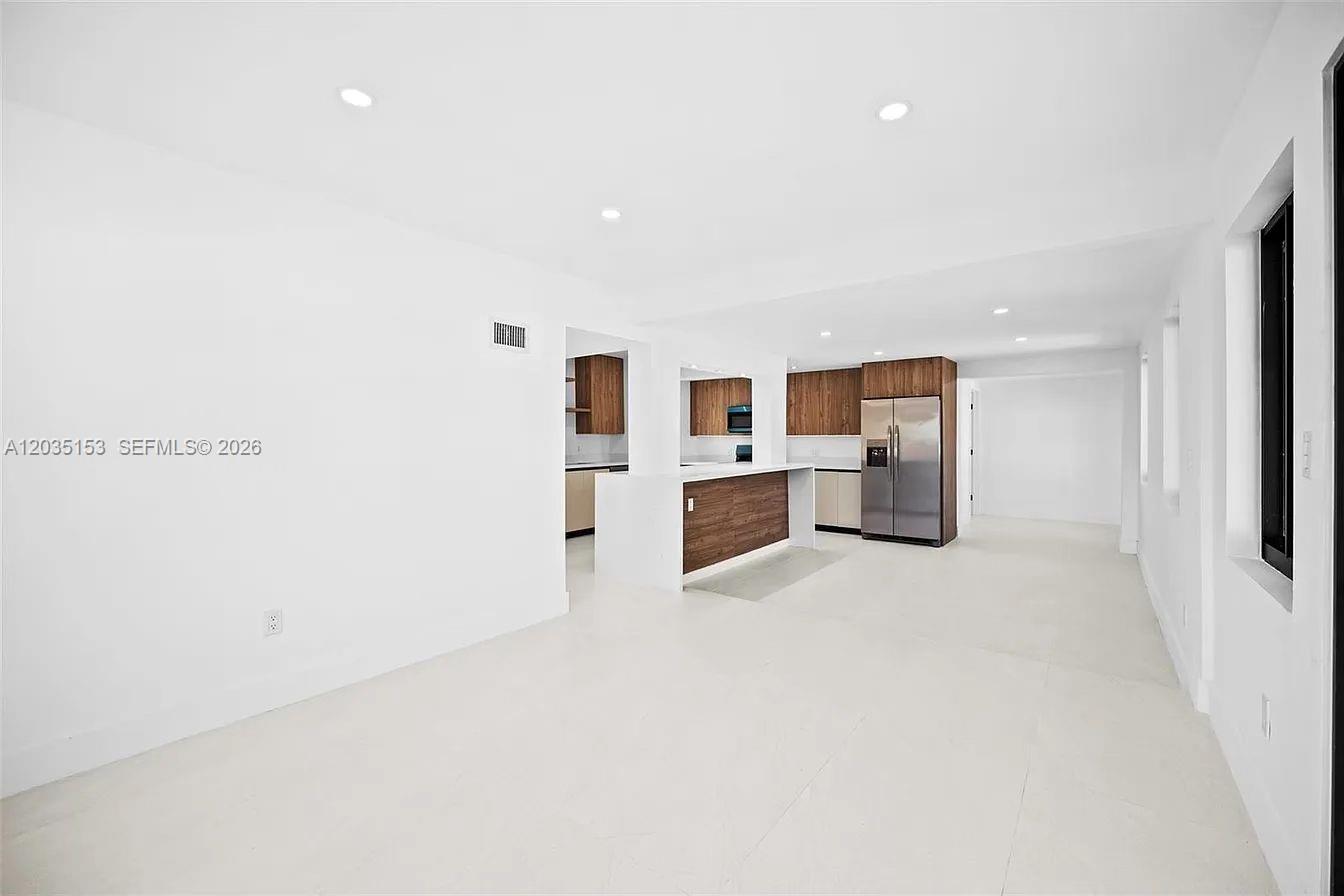 10000 SW 43rd St