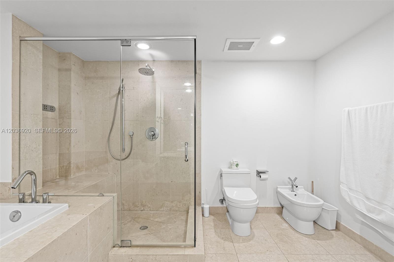 495 Brickell Ave # 905