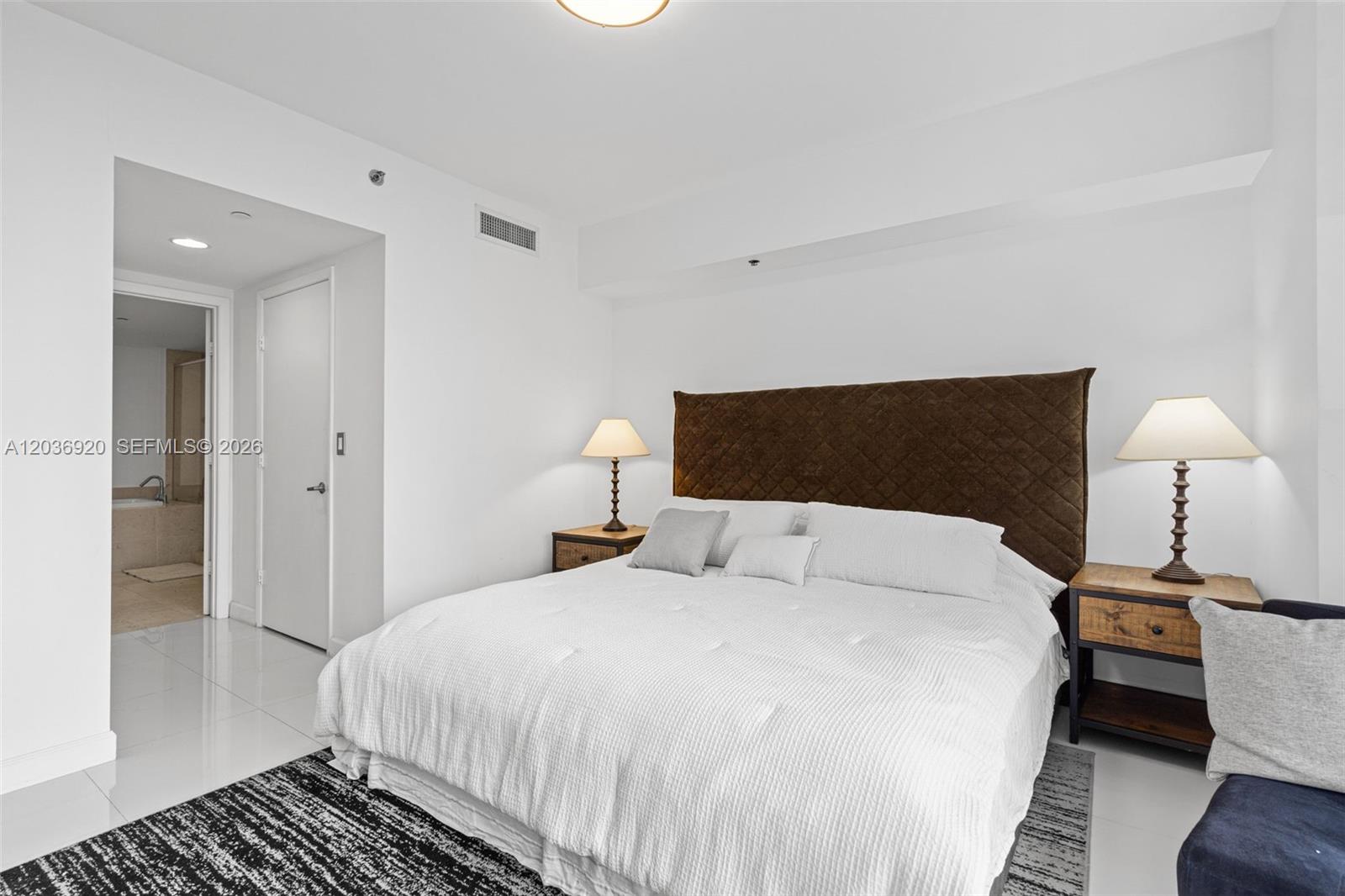 495 Brickell Ave # 905