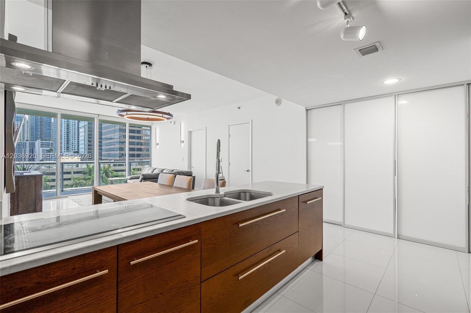 495 Brickell Ave # 905