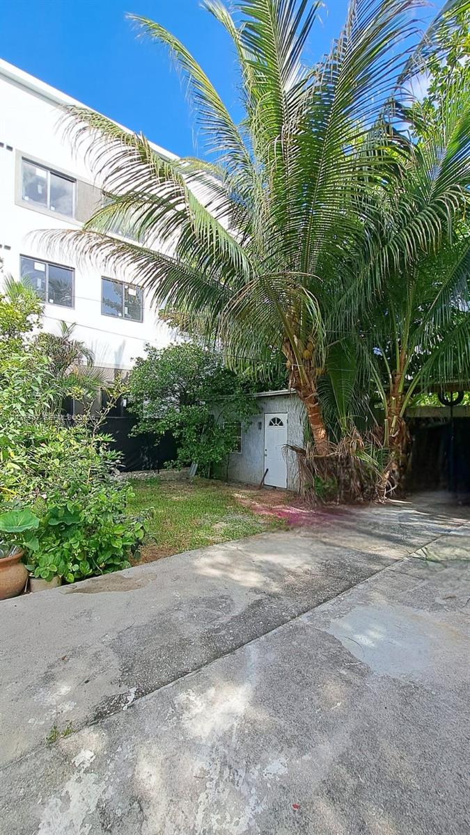 351 NW 31st St