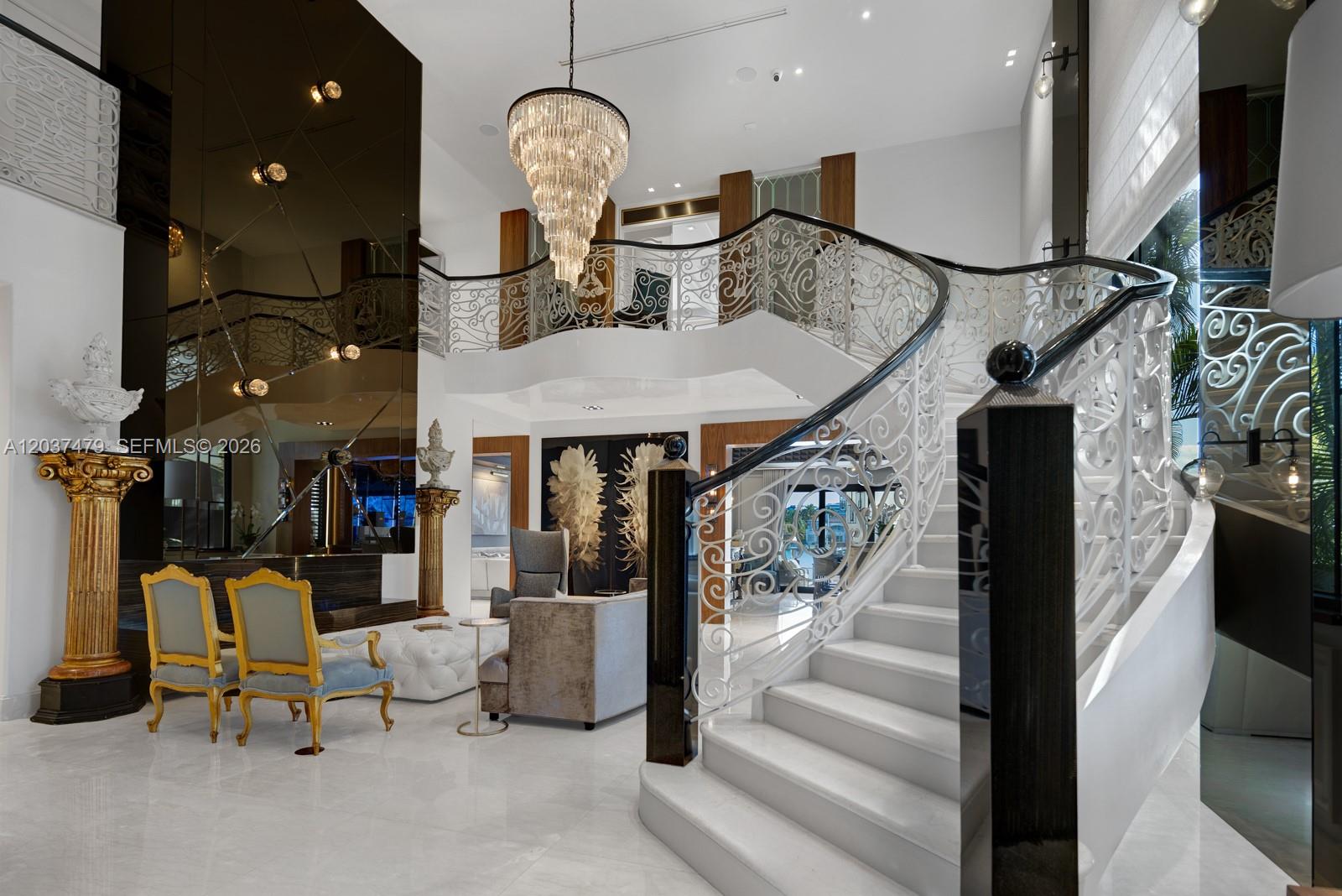 176 S Hibiscus Drive