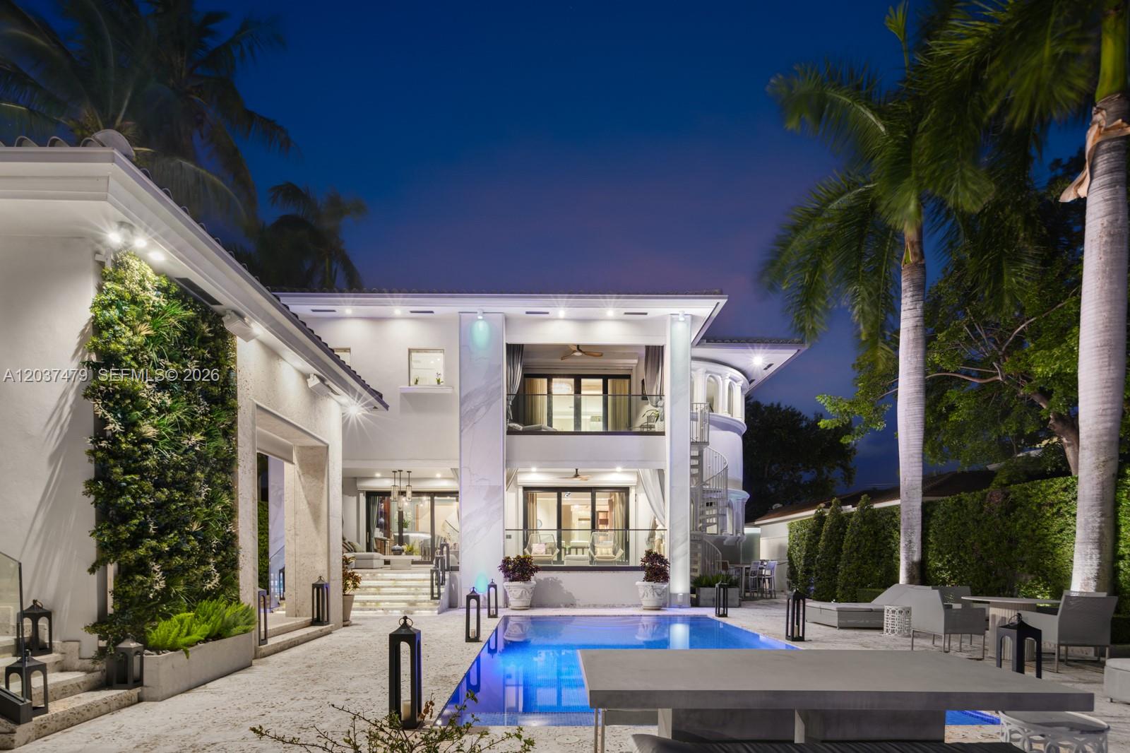 176 S Hibiscus Drive