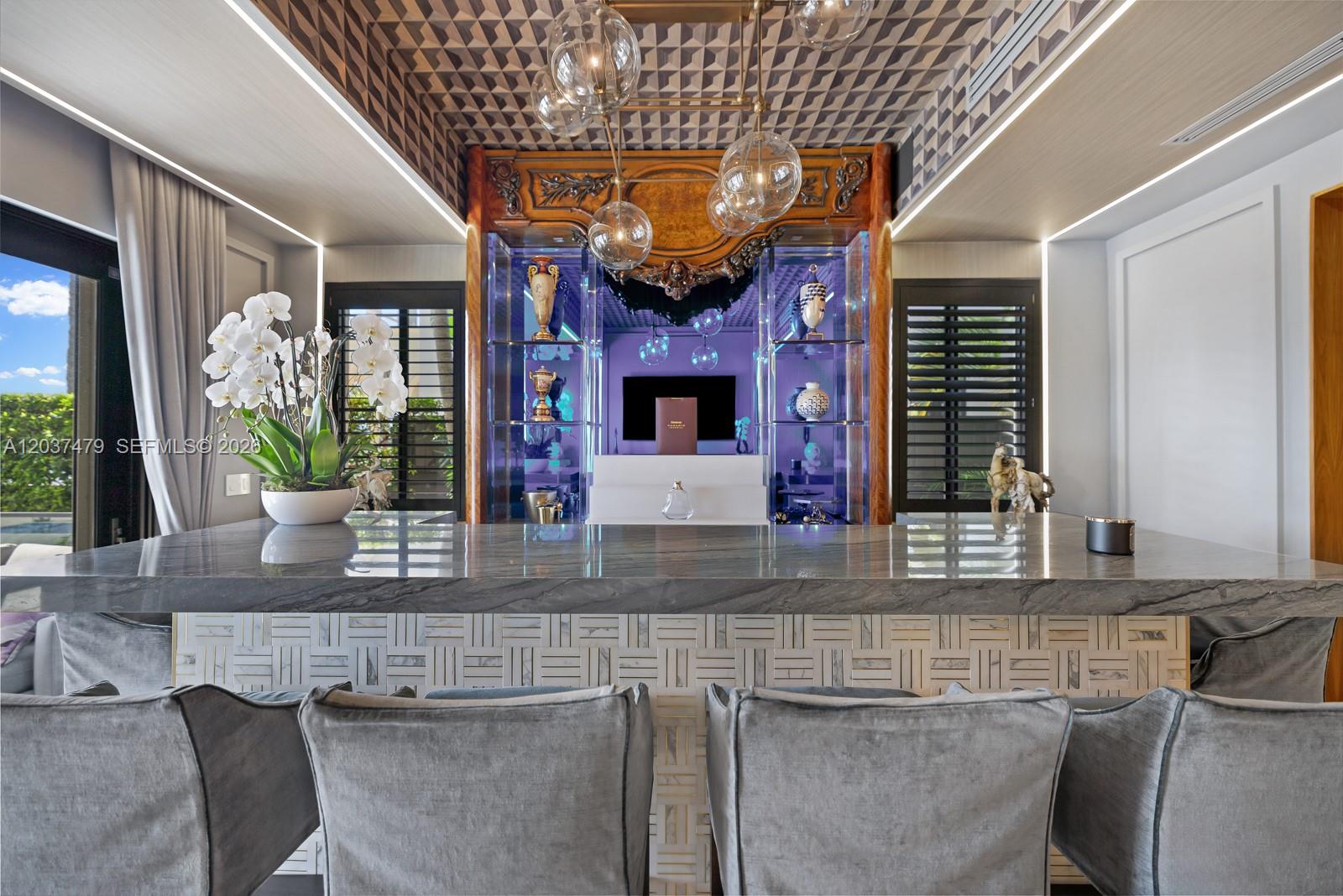 176 S Hibiscus Drive