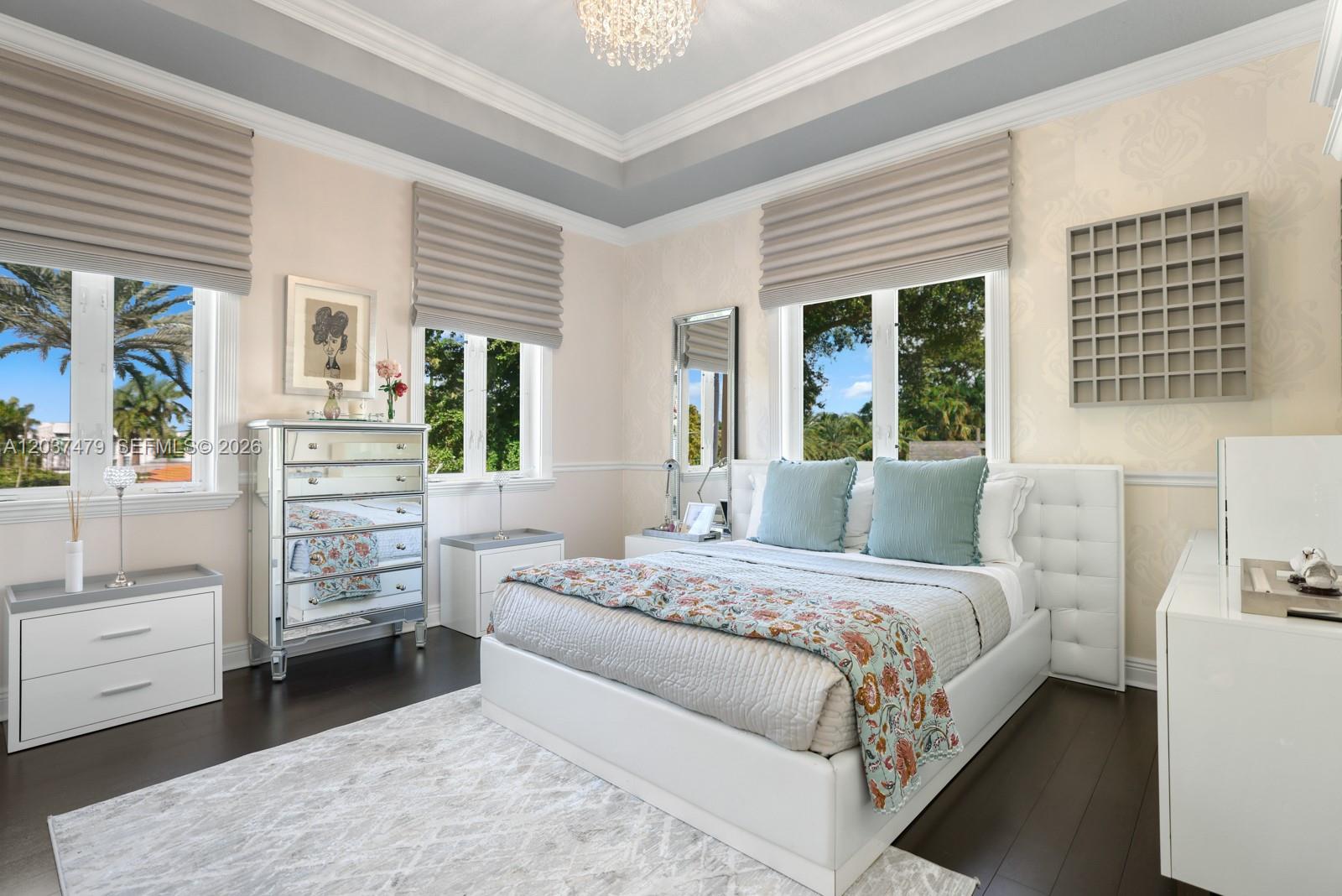 176 S Hibiscus Drive