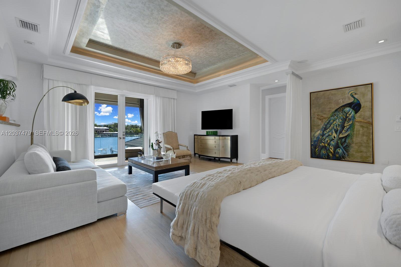 176 S Hibiscus Drive
