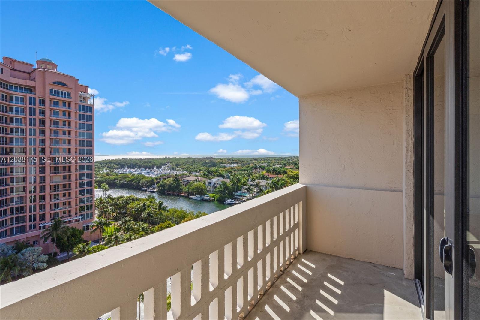 90 Edgewater Dr # 1216