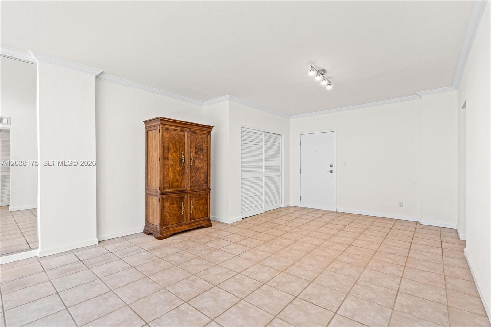 90 Edgewater Dr # 1216