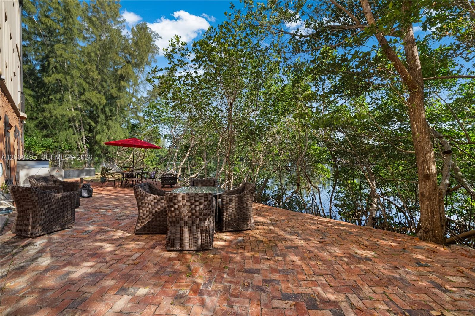 6232 Paradise Point Dr
